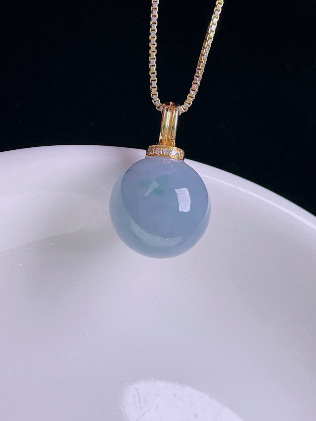 ️圆珠路路通，老种起光，细底通透，尺寸：裸石12.8mm0809