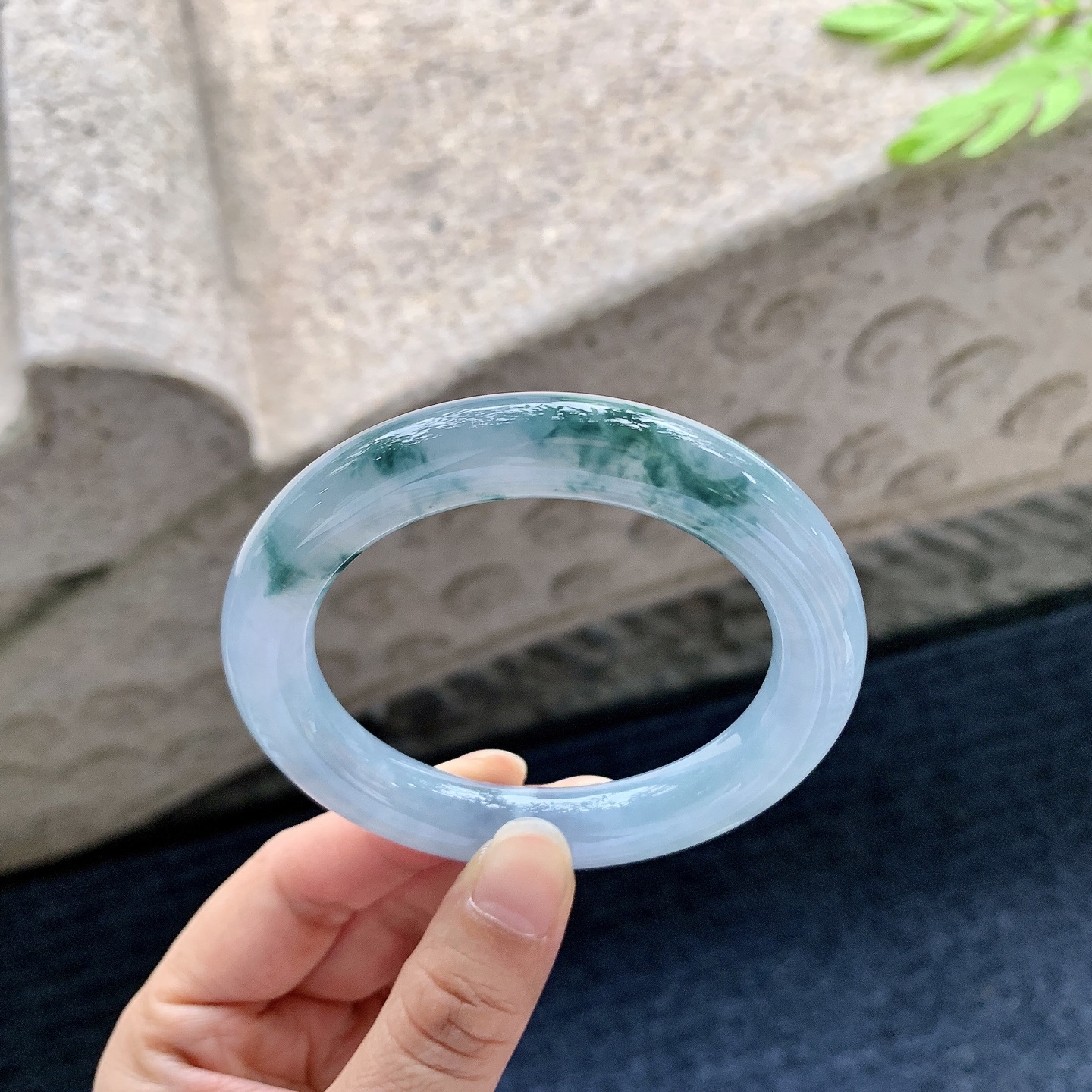 圆条53 54，圈口54.8/10.8/10.4，编码FL062693，糯冰紫罗兰飘花，水润，种老，细腻，打灯有絮线