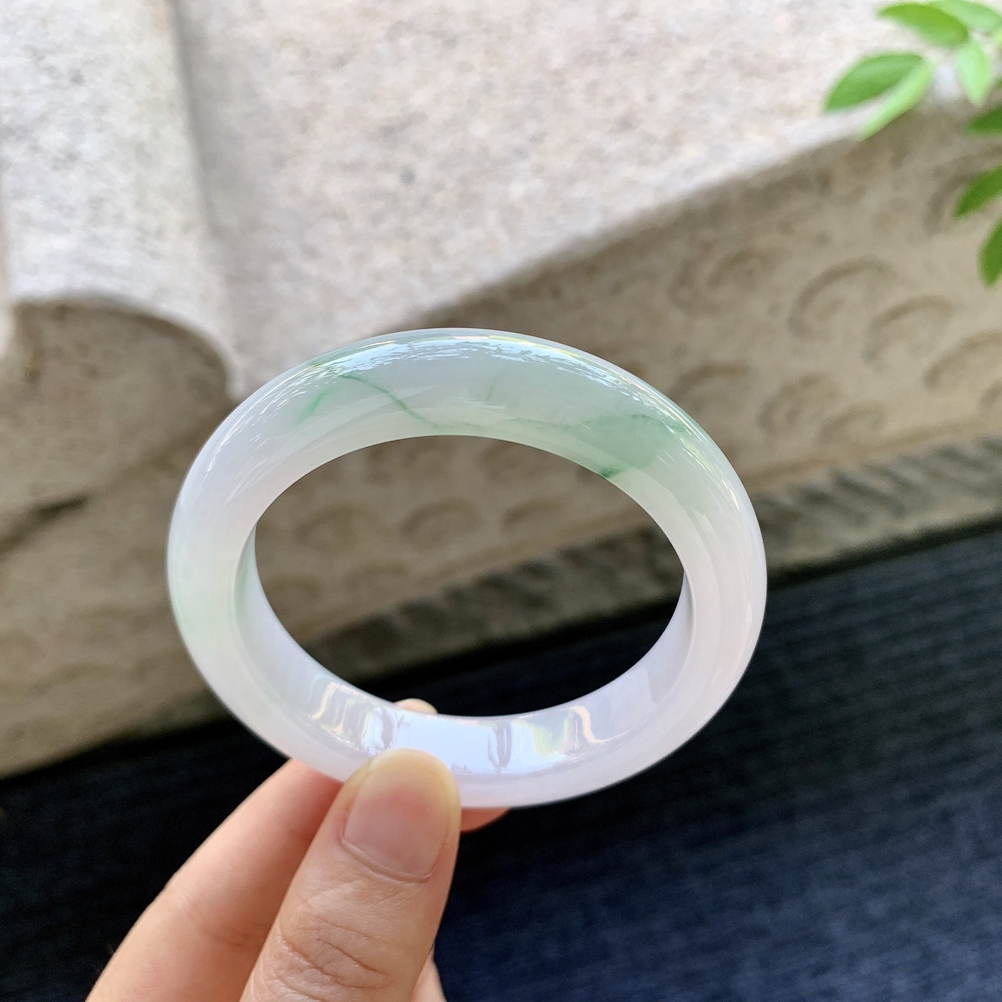正圈51 52，圈口52.3/11.6/9，编码AD080905，糯冰粉紫飘绿，水润，种老，细腻，无裂。