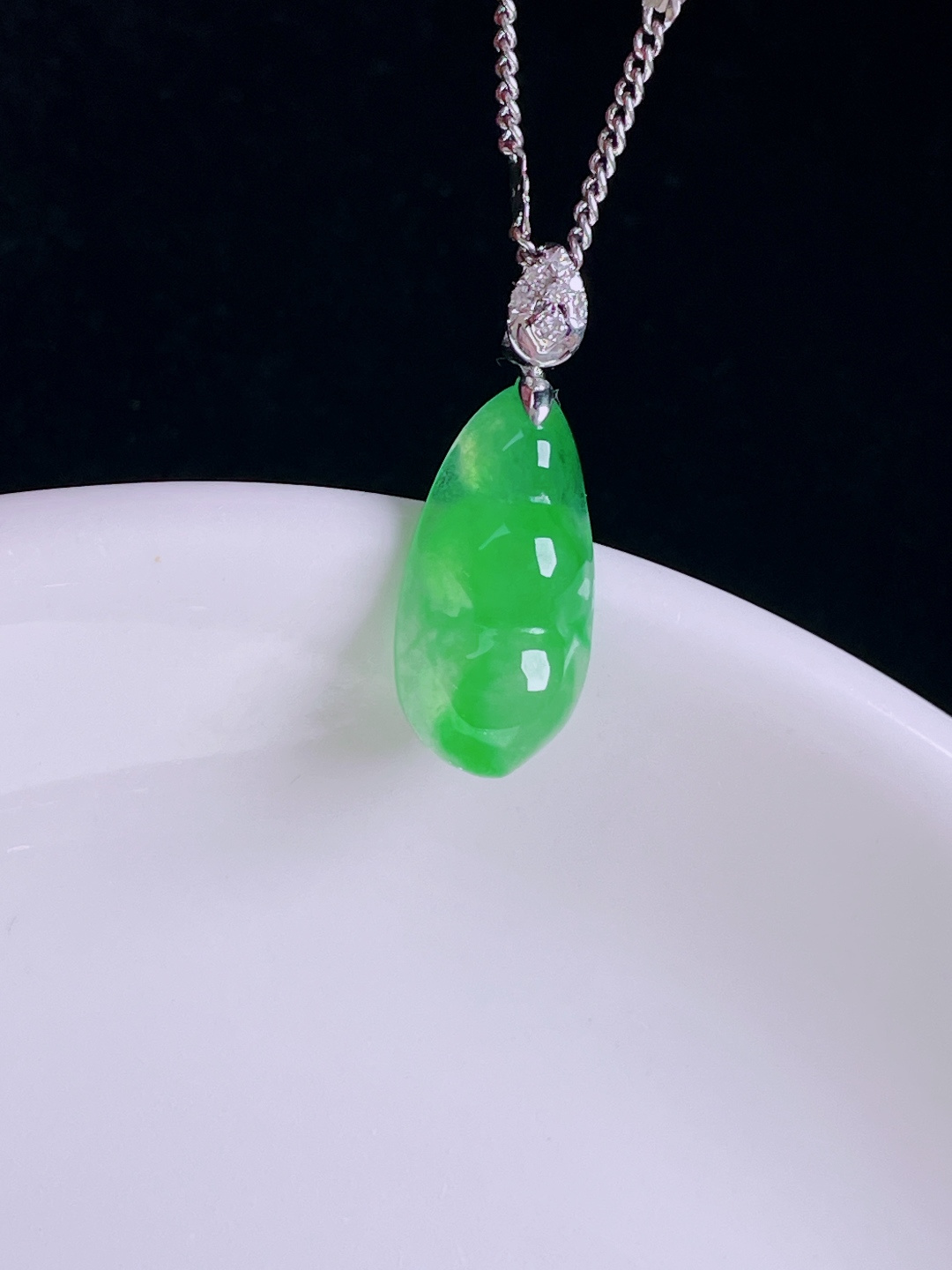 ️冰绿福豆，老种起光，细底通透，尺寸：22.3裸石16.8/8.3/3.7mm0809