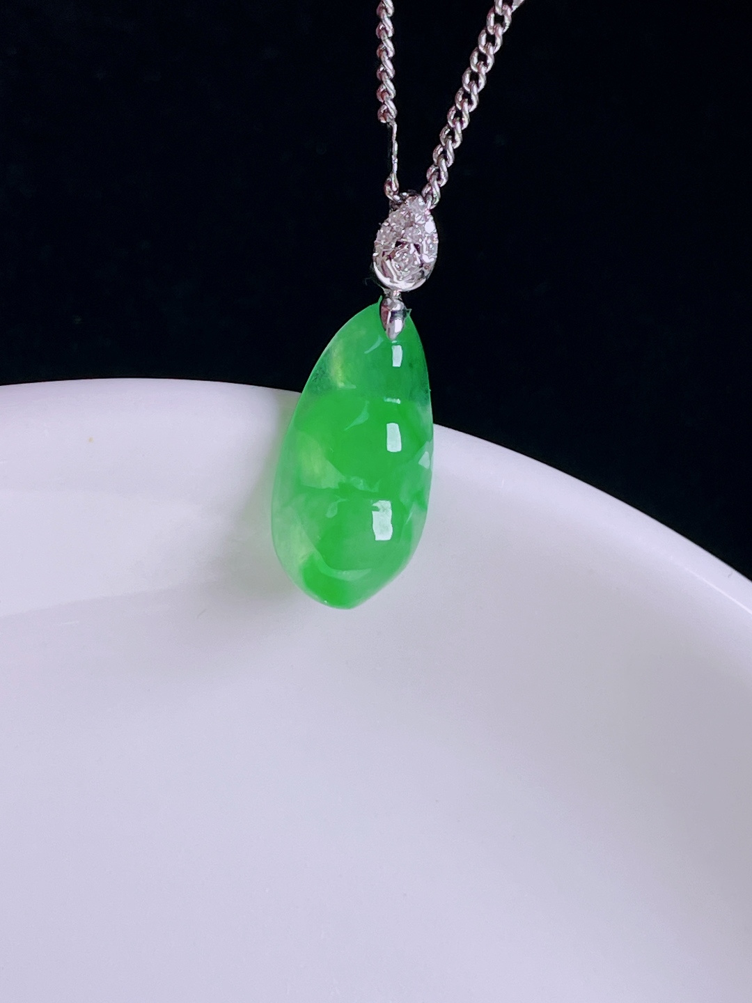 ️冰绿福豆，老种起光，细底通透，尺寸：22.3裸石16.8/8.3/3.7mm0809