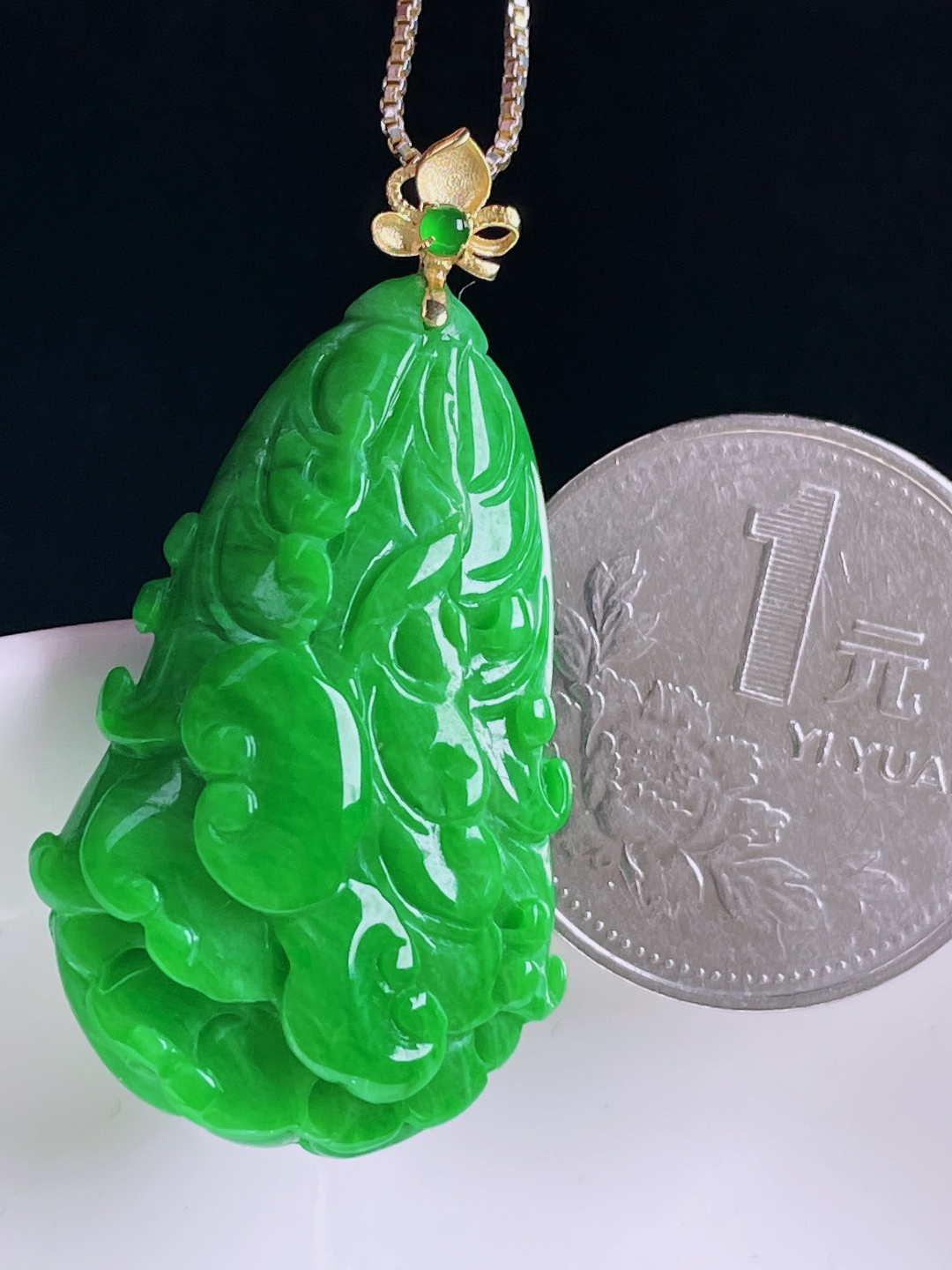 ️辣绿白菜，百财，老种起光，细底通透，尺寸：40.7裸石34.4/22.3/12mm0810