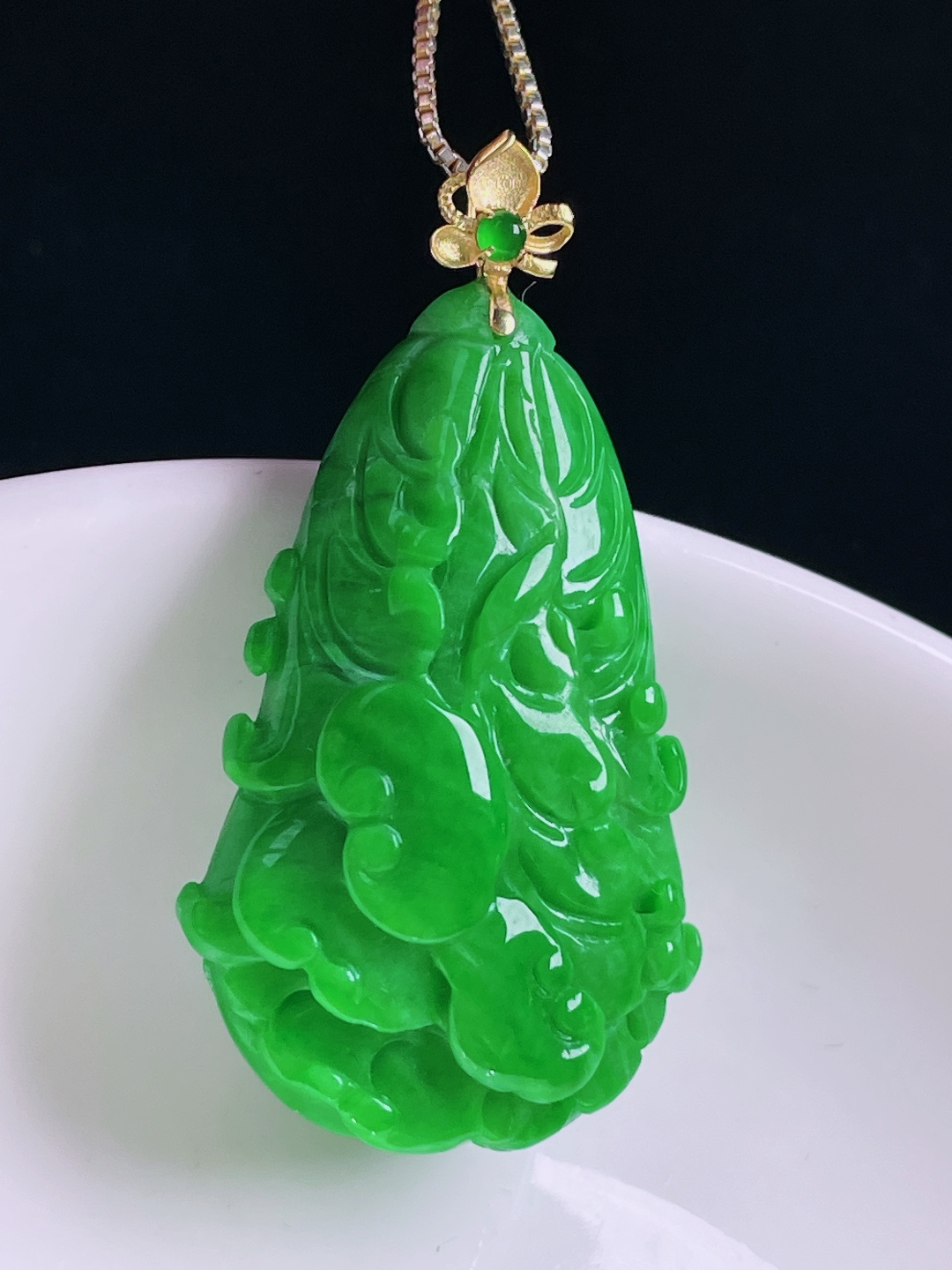 ️辣绿白菜，百财，老种起光，细底通透，尺寸：40.7裸石34.4/22.3/12mm0810