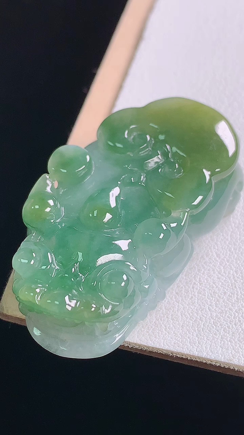 ️冰蓝黄貔貅，无裂，尺寸:42.7-23.6-12.6mm