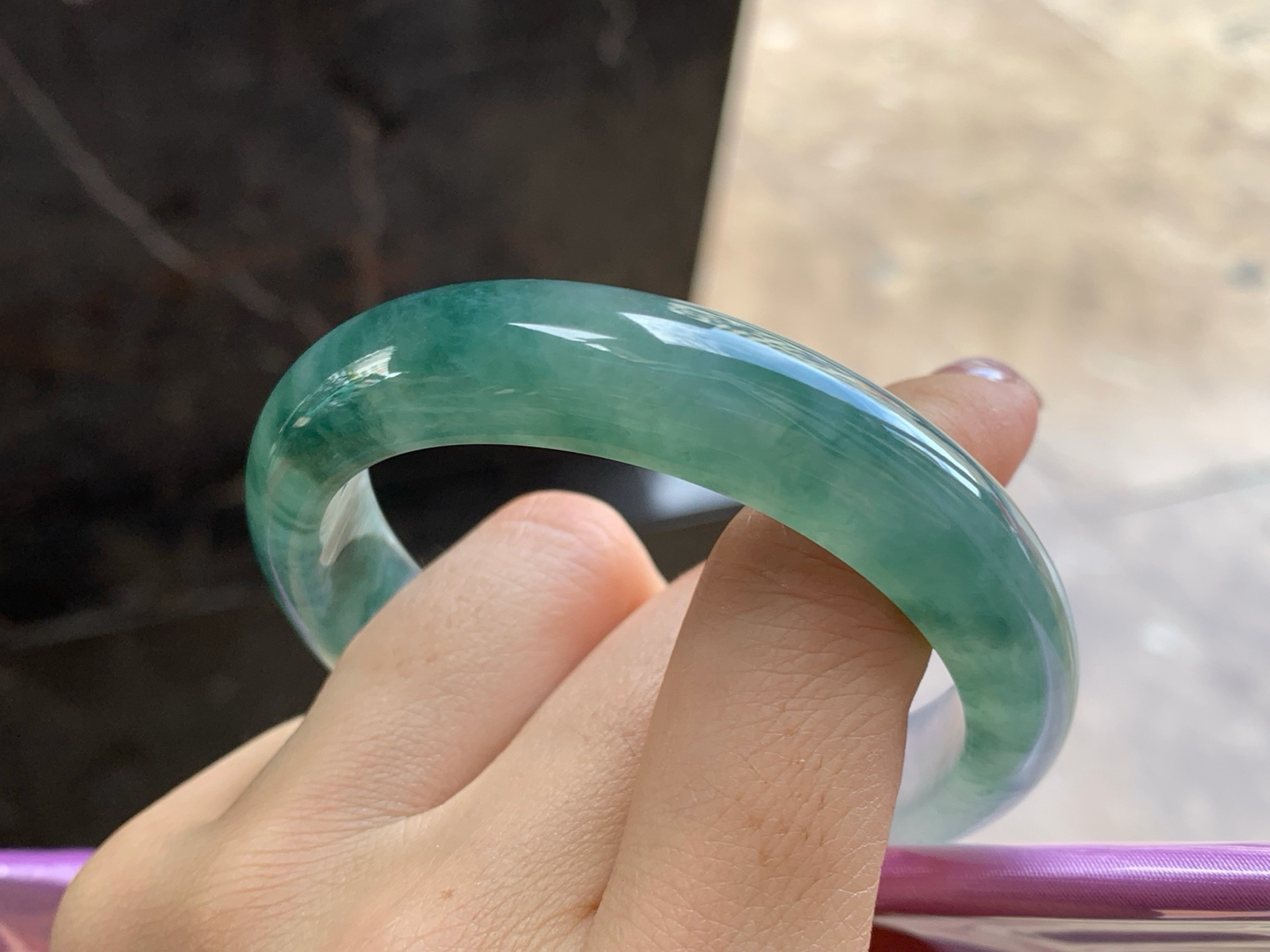 53.3-12.7-8.7
飘花贵妃镯^_^水润十足 正圈50可以戴