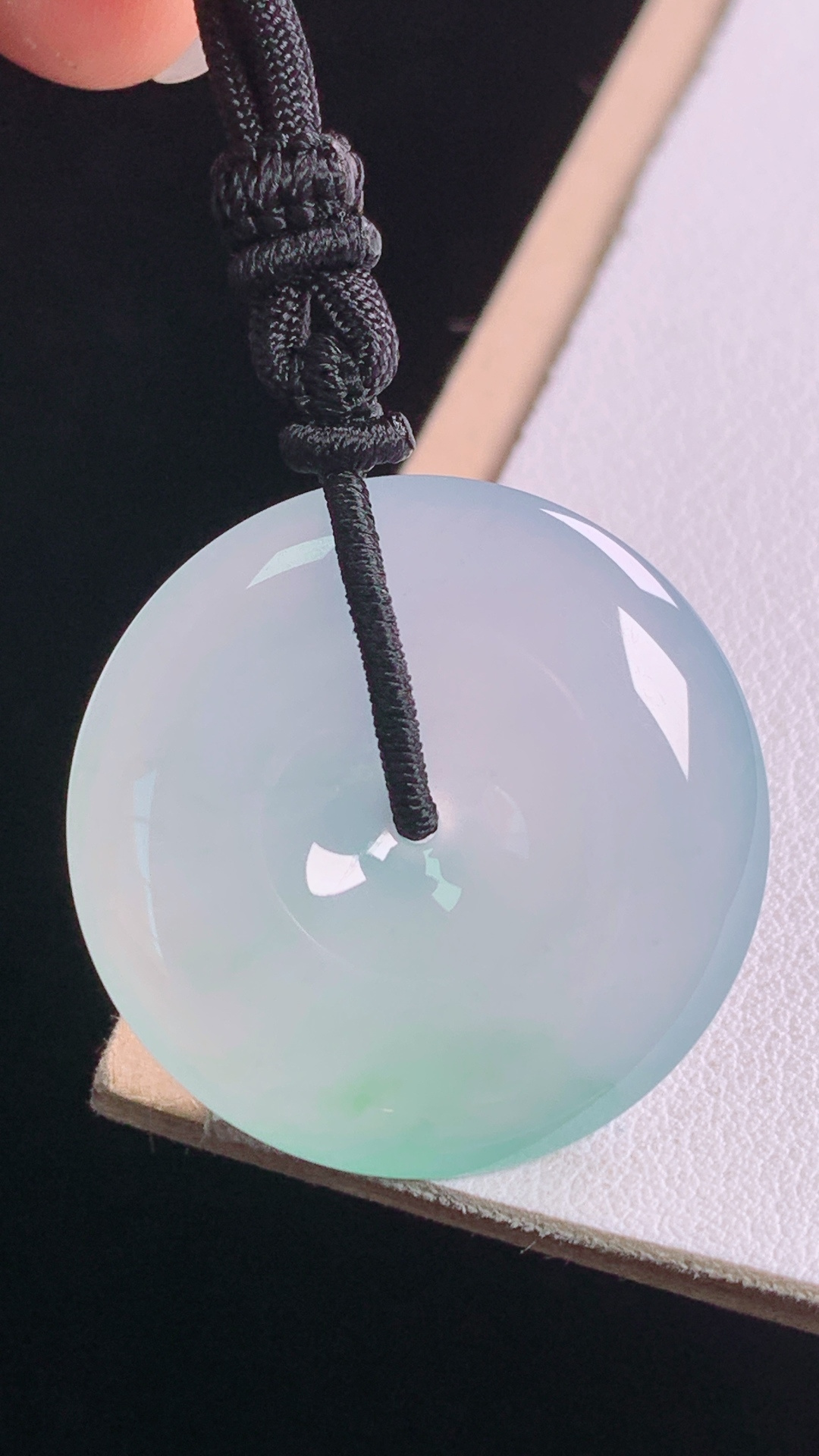 ️冰飘绿平安扣，翠色灵动，水润清爽，无裂，尺寸:28.0-5.2mm