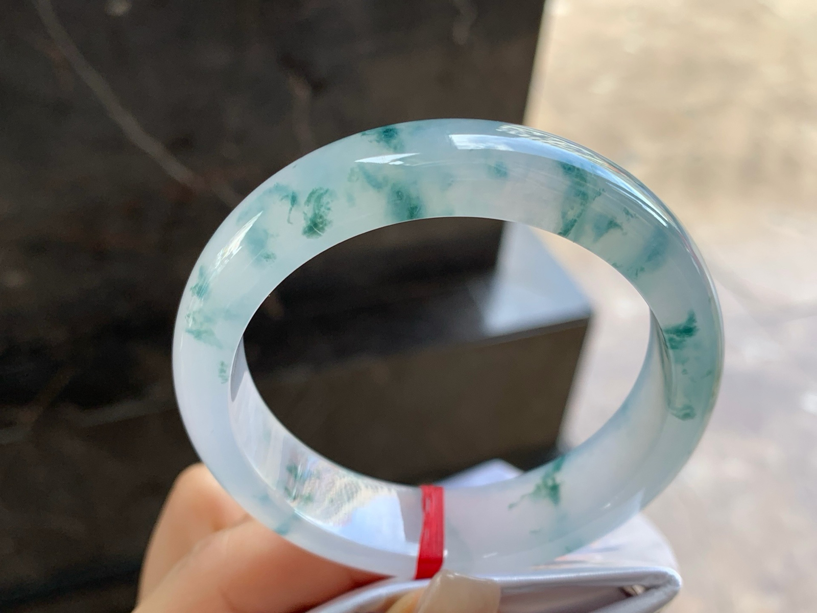 54-14.1-7.7
冰种飘花手镯^_^冰味十足～飘花点缀