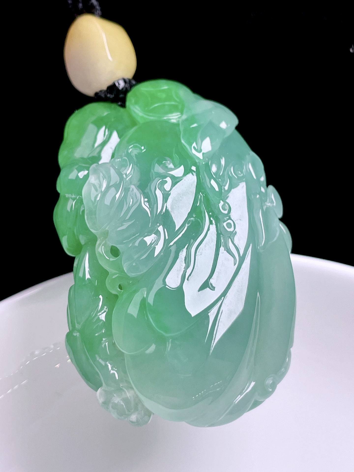 ️ 冰种阳绿英明神武 色泽鲜艳，油润起胶 尺寸：50/30/23.6
