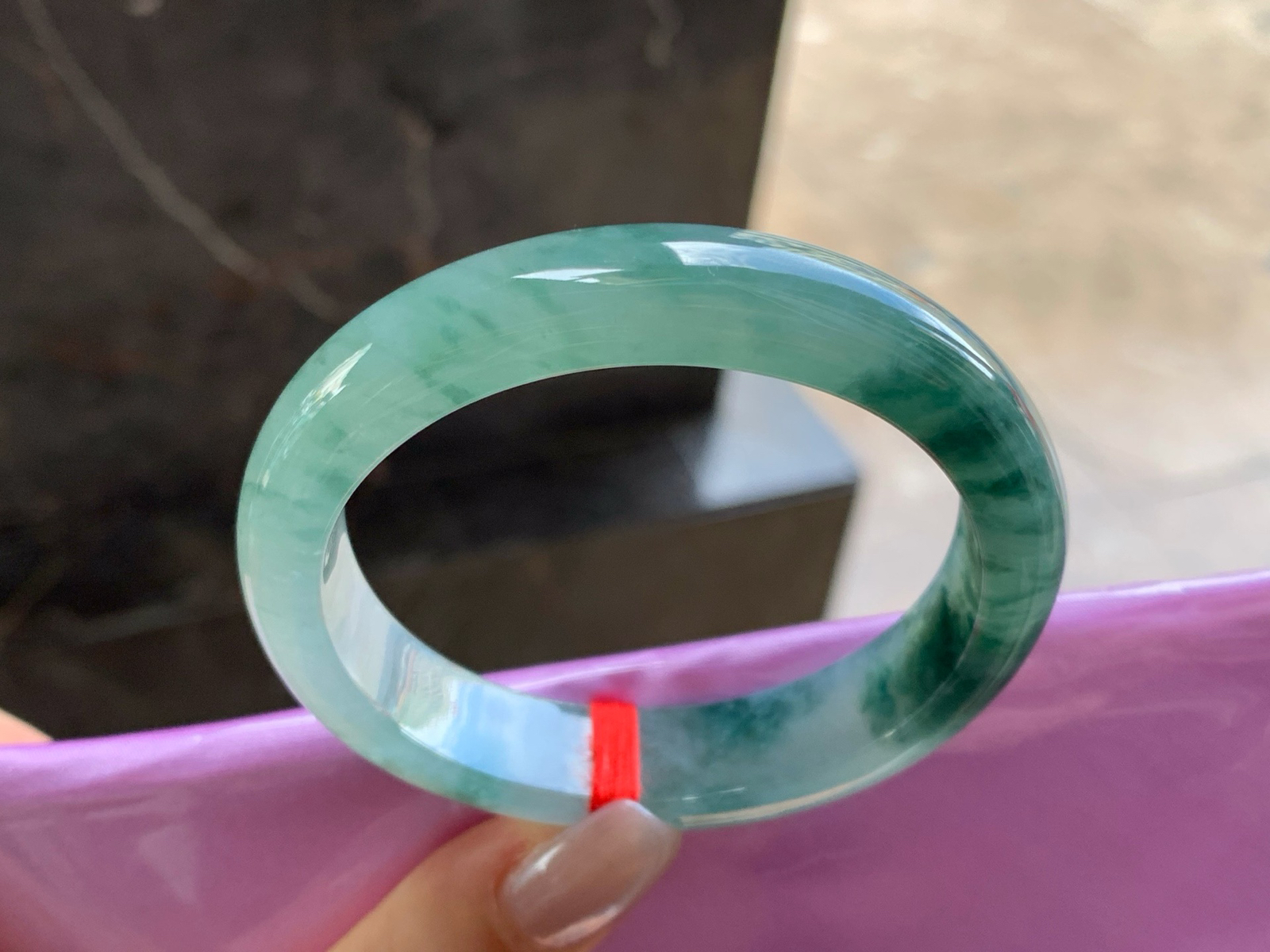 53.3-12.7-8.7
飘花贵妃镯^_^水润十足 正圈50可以戴