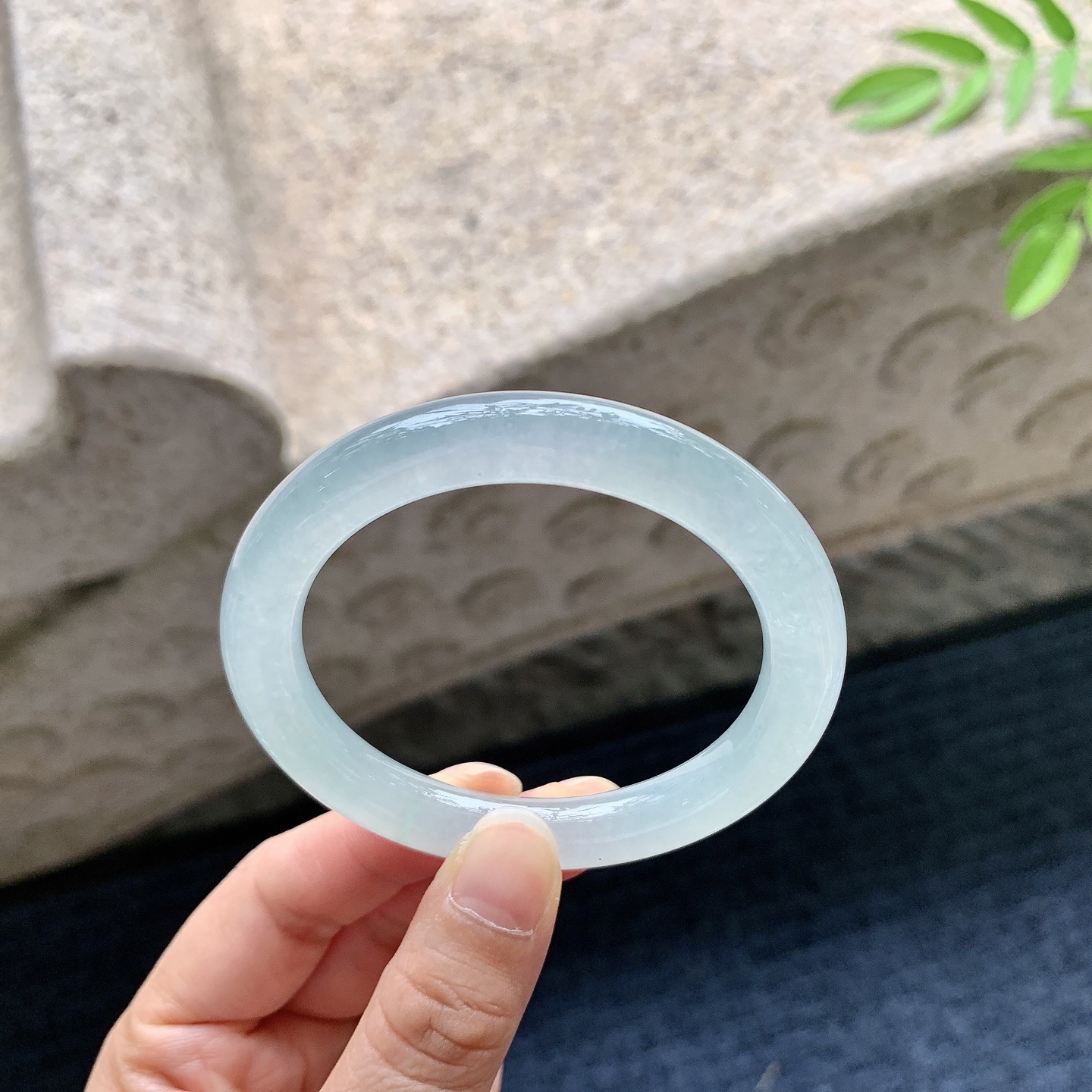 圆条51 52，圈口52.6/8.7/8.8，编码BA080230，描述冰种，清透，水润，种老，细腻，无裂。