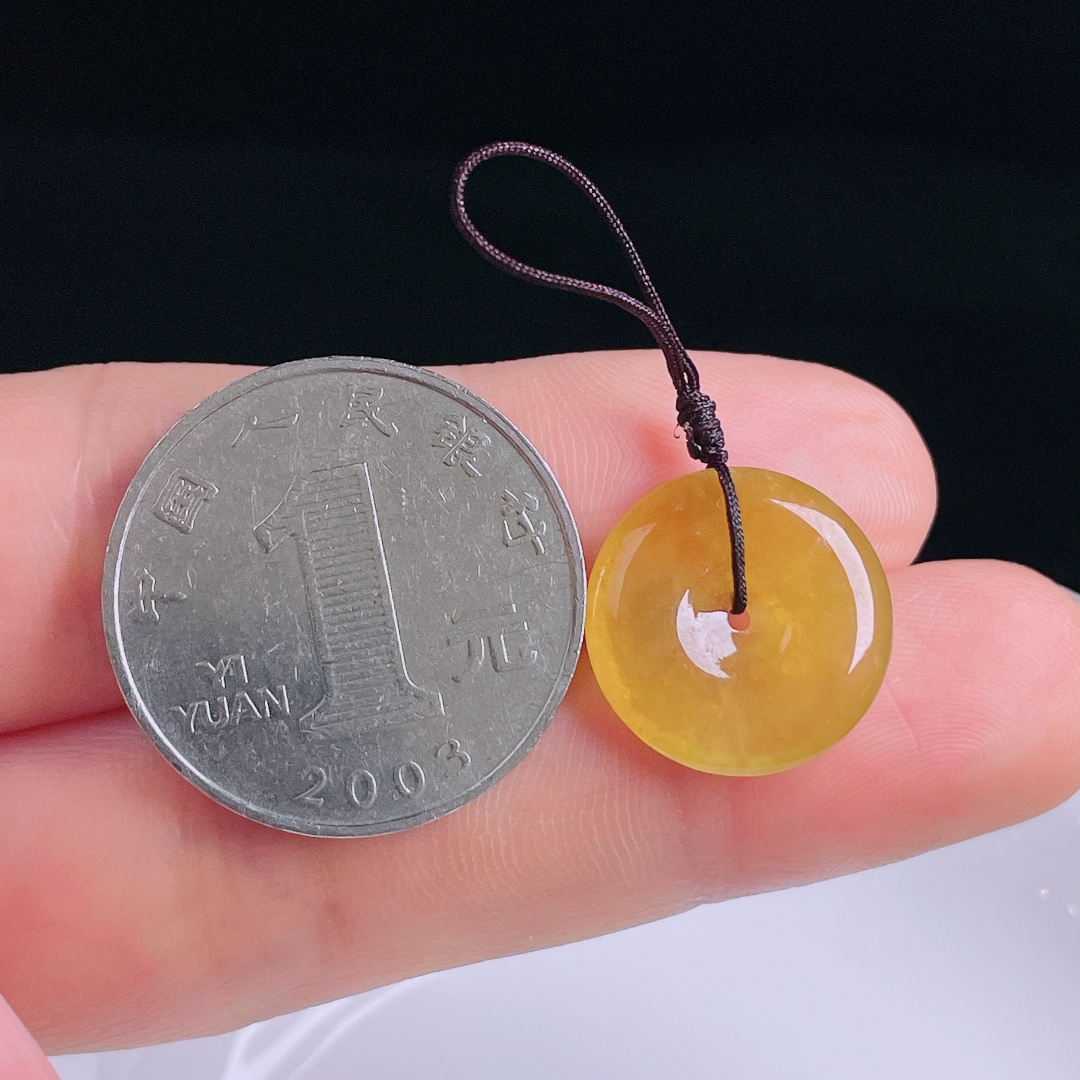 ️冰黄平安扣，老种起光，细底通透，尺寸：16.8/3.4mm0810