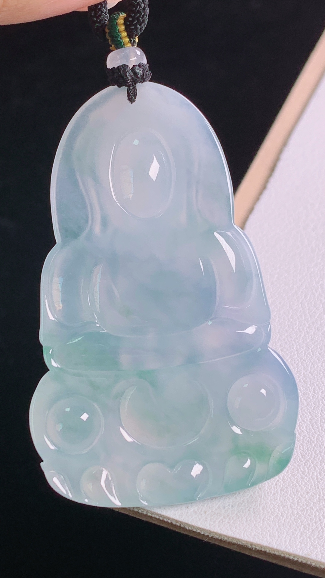 ️冰飘花观音，花色灵动，水润清爽，无裂，尺寸:59.0-37.8-6.1mm
