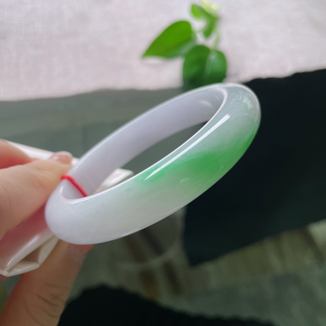 58.6/12.4/8.6，飘绿正圈，紫底作陪，底如凝脂，紫绿相生的浪漫，皮纹，56674
