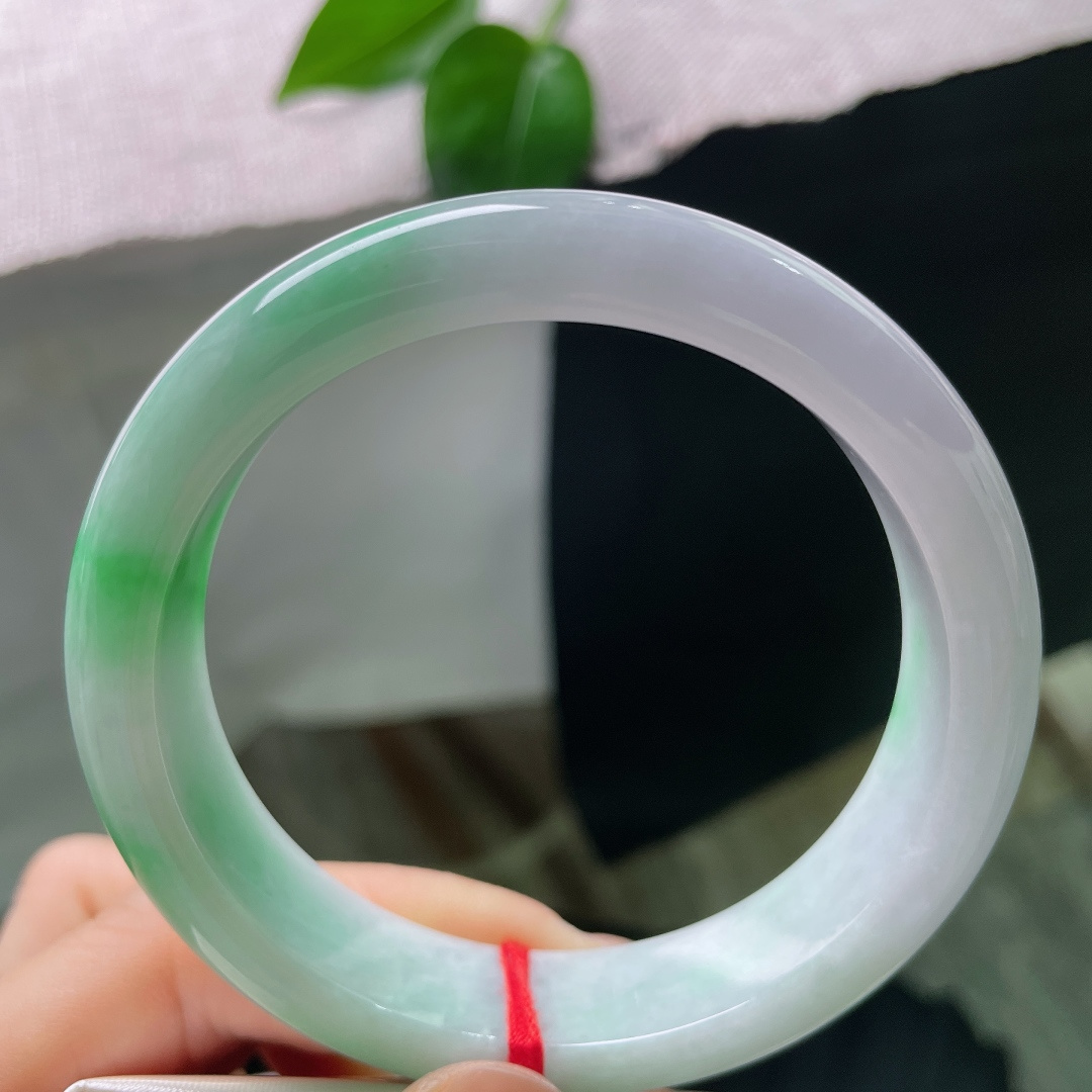 白底青正圈，水润，肉质细腻干净，青出于蓝，婉约贵气，竖棉纹，56664a