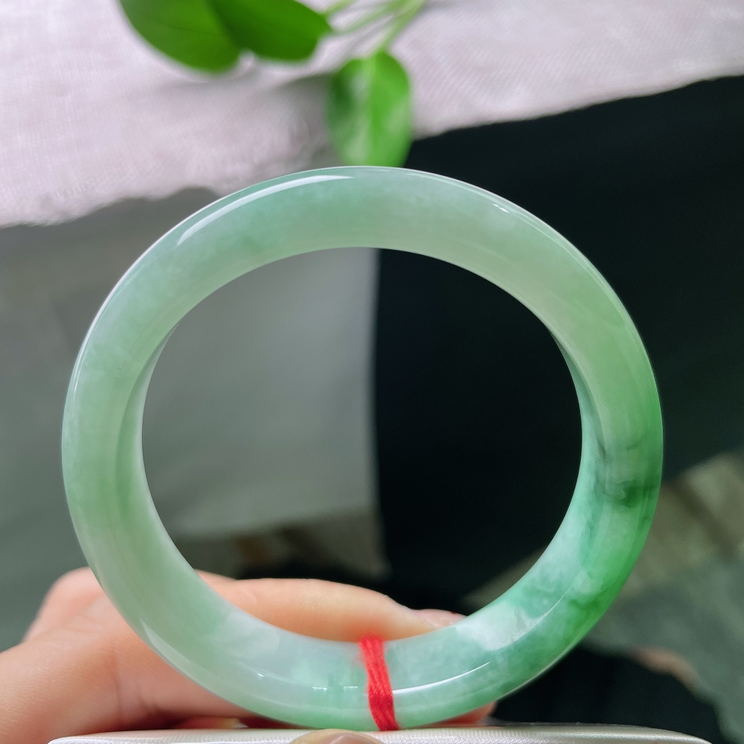 51.6/11.9/7.1，绿底正圈，水头好，颜色渐变，过渡自然，充满生机和希望，皮纹，56979a