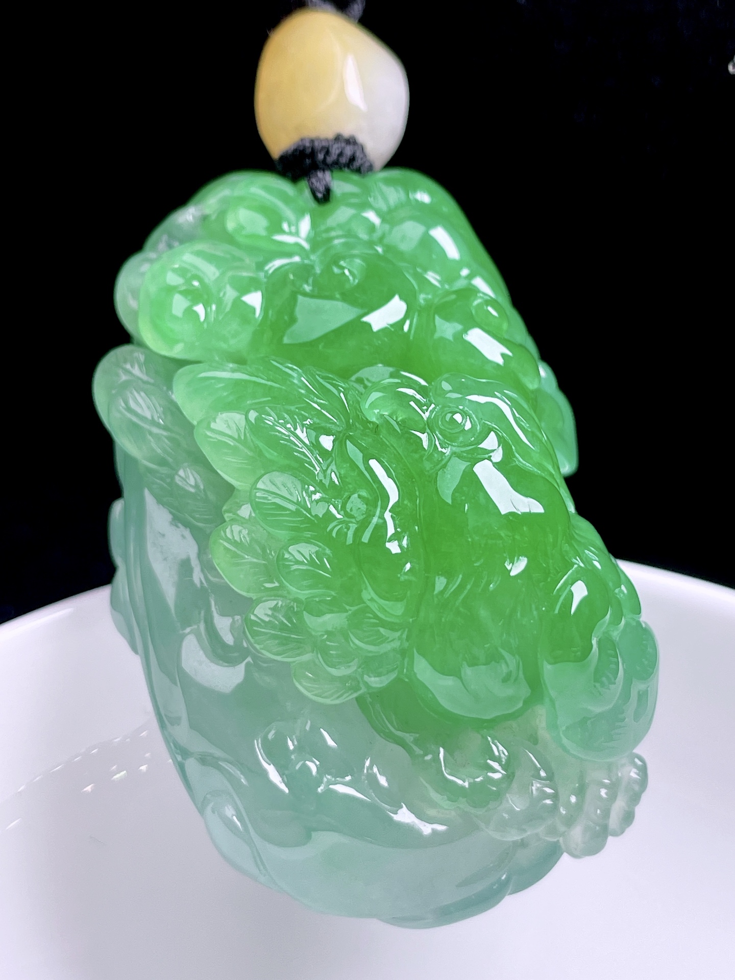 ️ 冰种阳绿英明神武 色泽鲜艳，油润起胶 尺寸：50/30/23.6