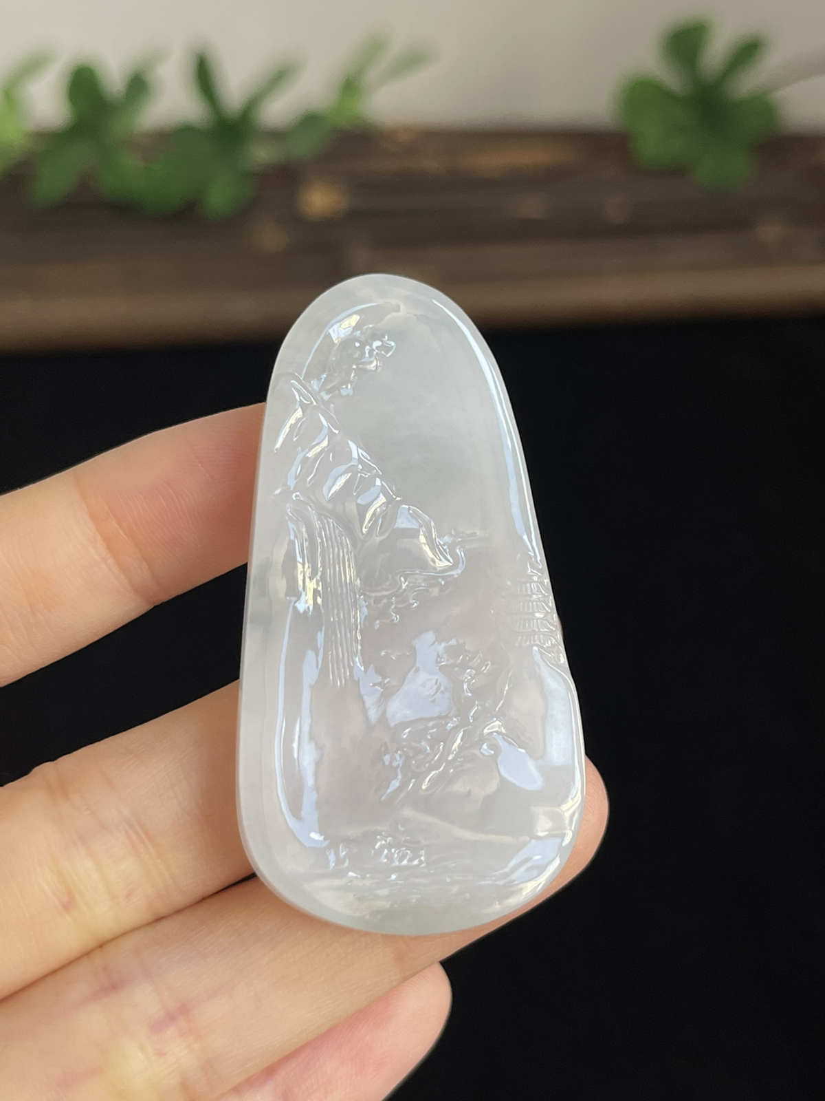 翡翠冰糯种白色山水牌