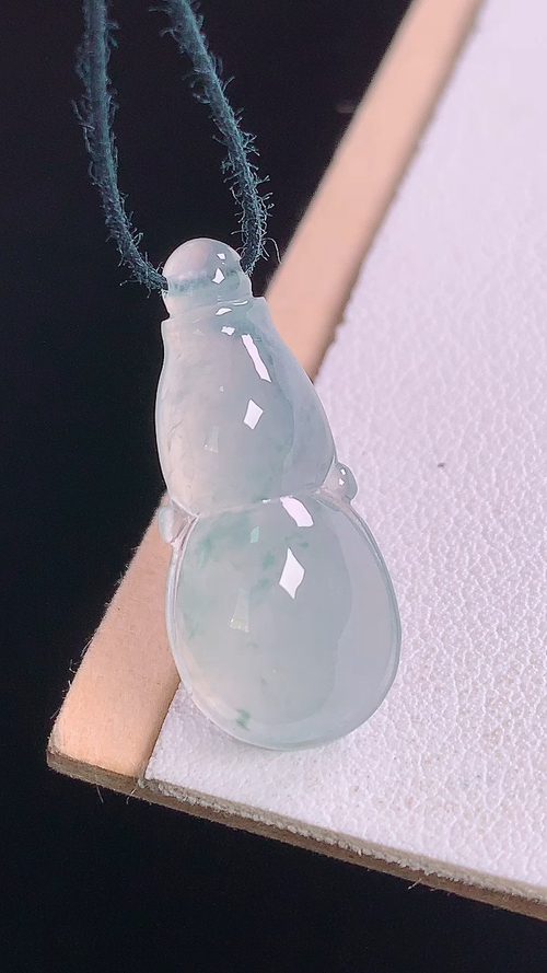 ️冰飘花葫芦，一刀切，无裂，尺寸:25.0-11.1-6.3mm