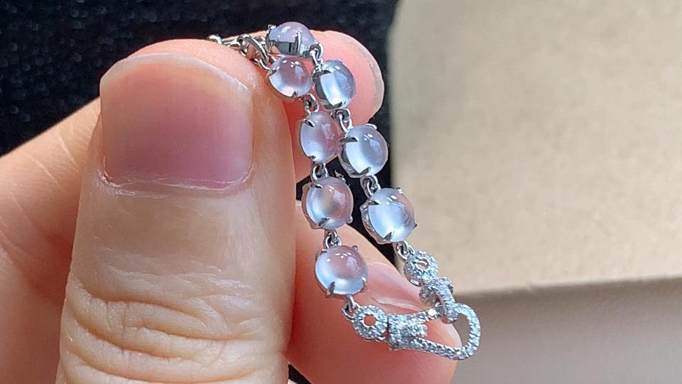 ️ 18K金伴钻冰蛋手链，尺寸取一4.2-2.3mm，包A附证书