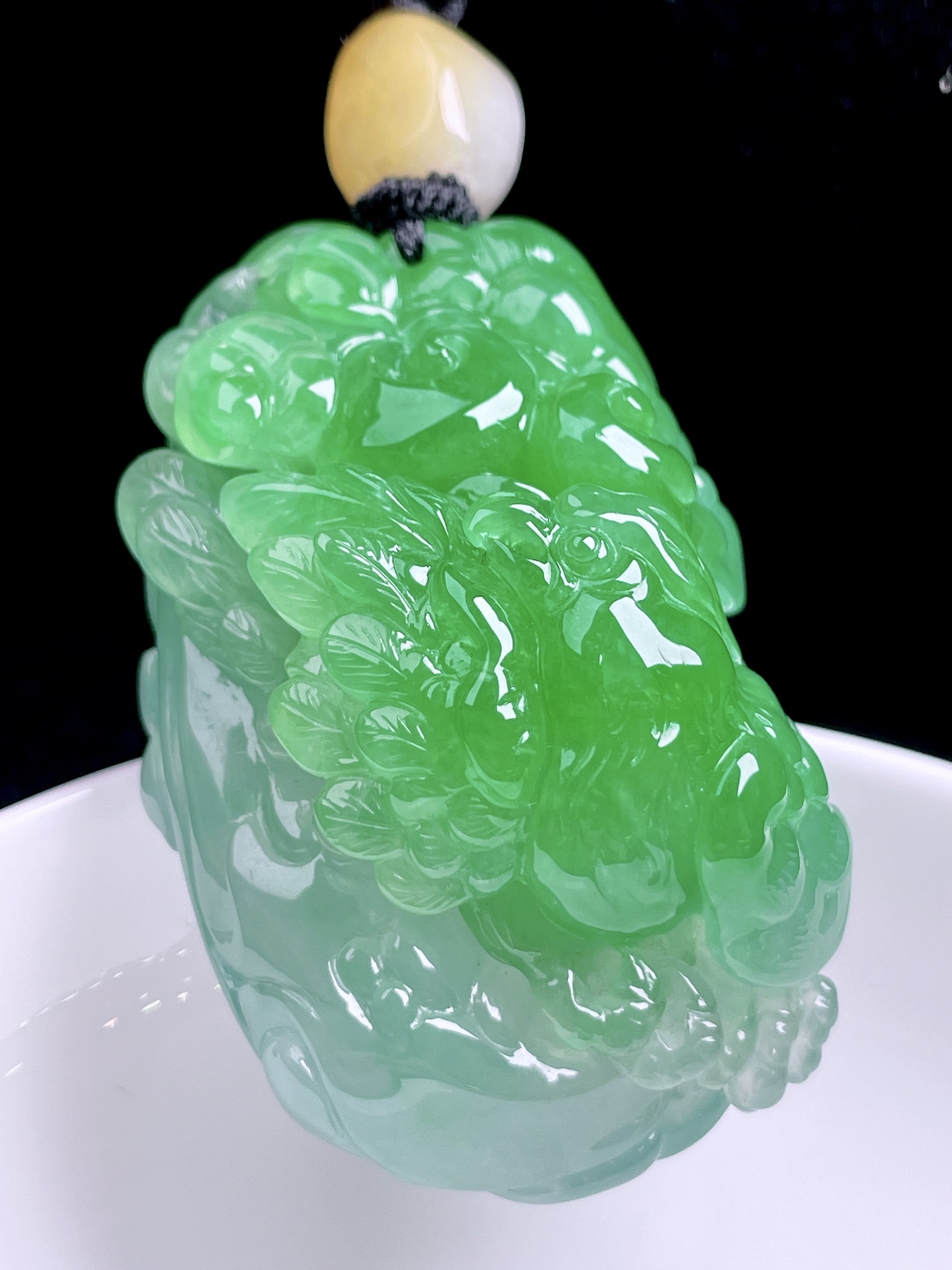 ️ 冰种阳绿英明神武 色泽鲜艳，油润起胶 尺寸：50/30/23.6