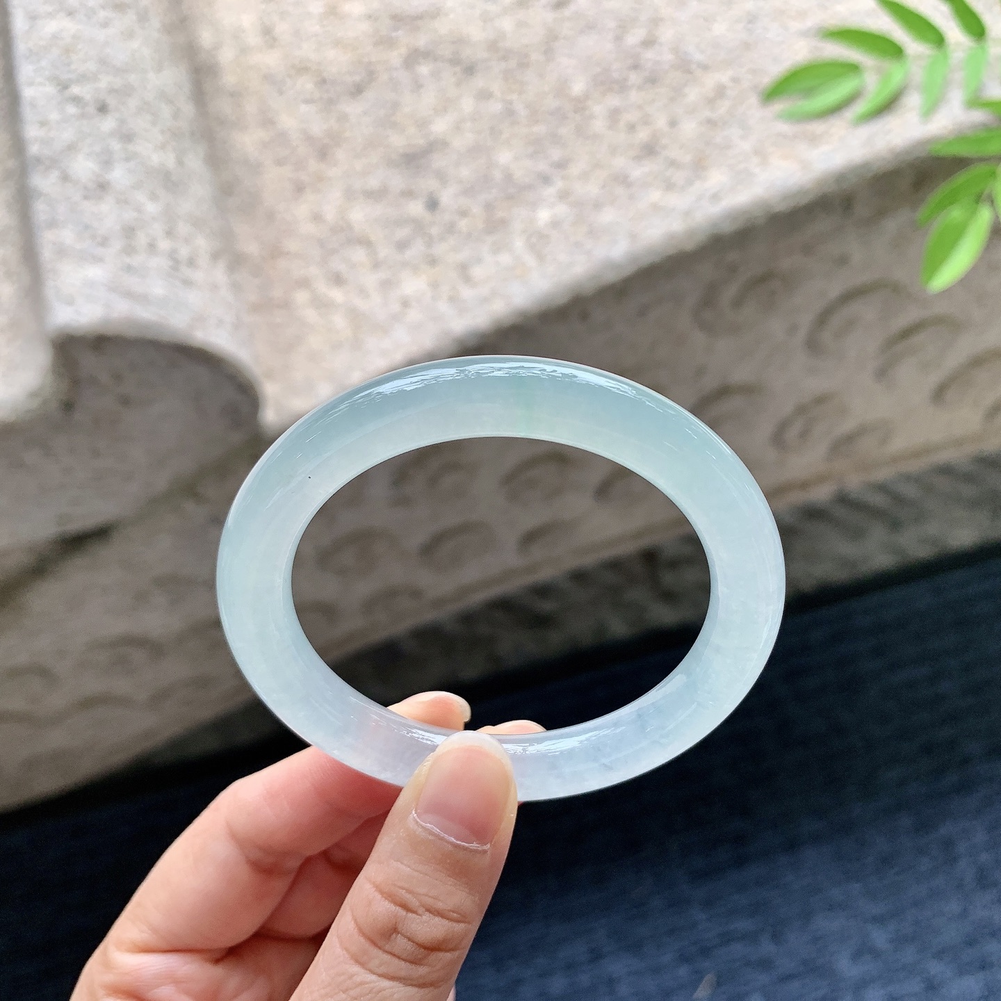 圆条51 52，圈口52.6/8.7/8.8，编码BA080230，描述冰种，清透，水润，种老，细腻，无裂。
