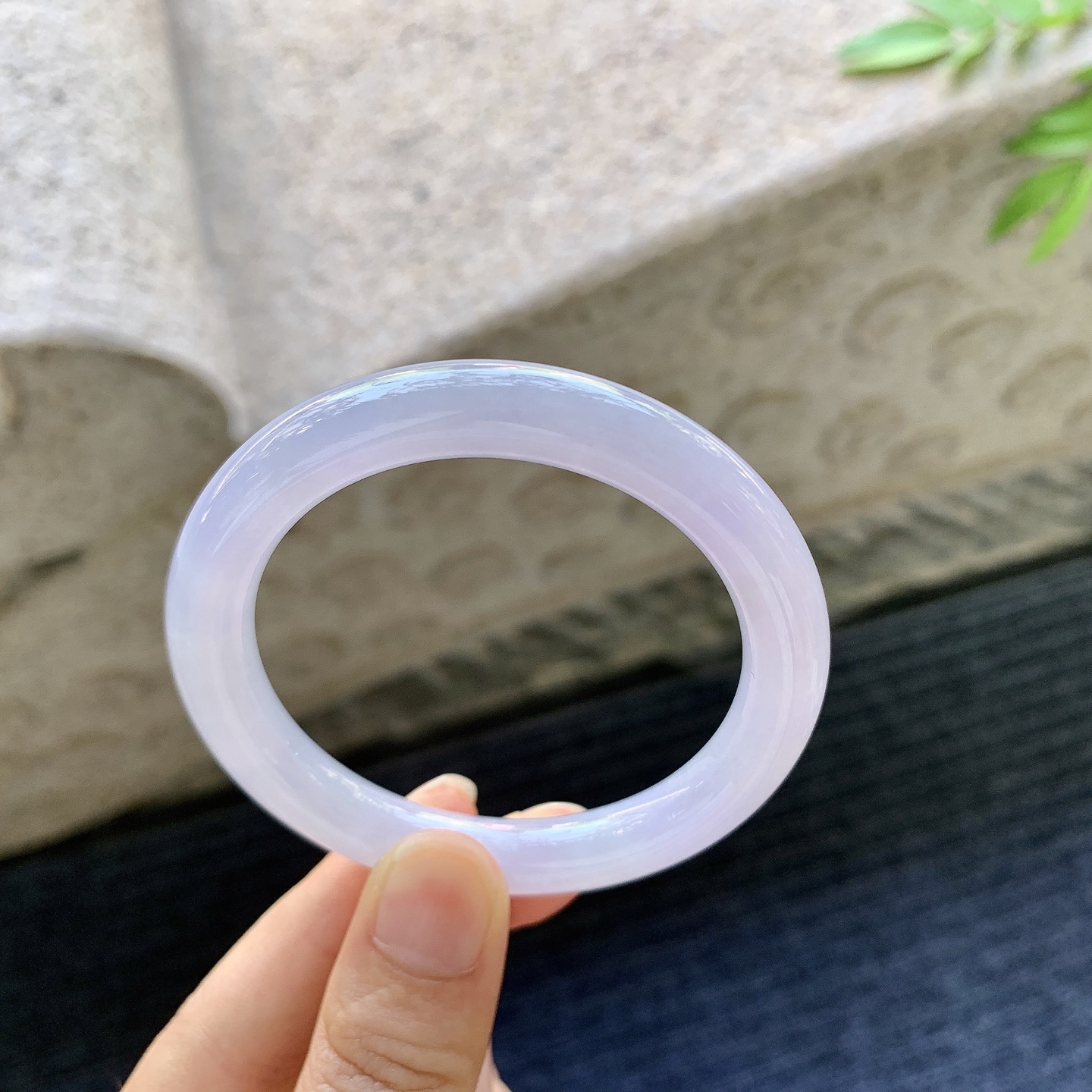 圆条49 50，圈口50.7/8.7/8.5，编码B2081113，描述：水润，种老，细腻，有纹线