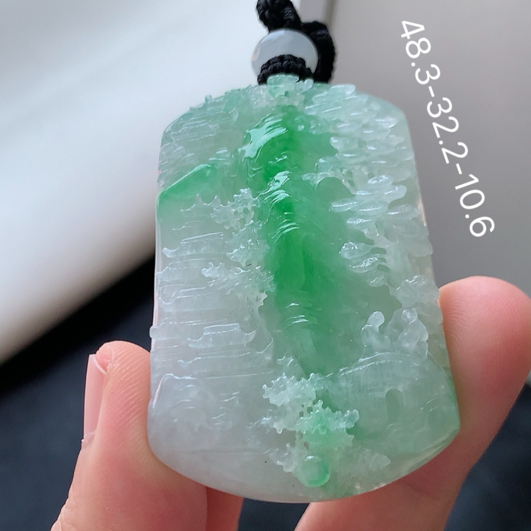 冰飘绿山水牌挂件 翠色明媚，底子细腻莹润，佩戴清新优雅 货号24808，48.3-32.2-10.6