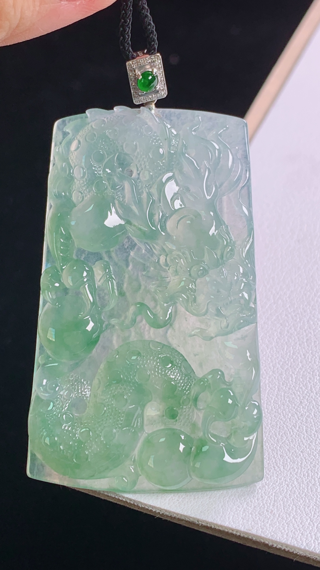 ️冰晴龙牌吊坠，18K真金真钻，种色兼备，雕工精湛，霸气，无裂，尺寸:67.6-58.9-36.0