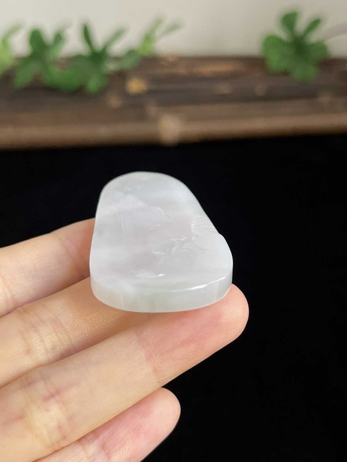 翡翠冰糯种白色山水牌