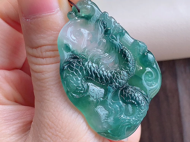 ️ 龙/凤，无裂，尺寸48.0-33.5-6.4mm，包A附证书