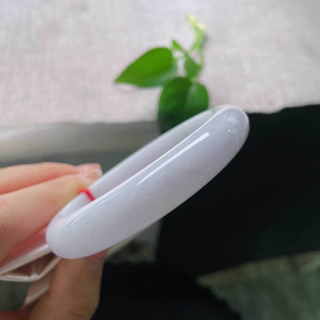 58.6/12.5/8.4，白底青正圈，紫气东来，一抹翠色点江山。半翠流光万两金。无裂，56671