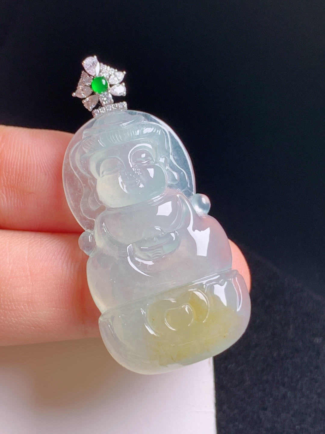 冰黄翡宝宝佛吊坠，水润起光，面相柔和，平安纳福
