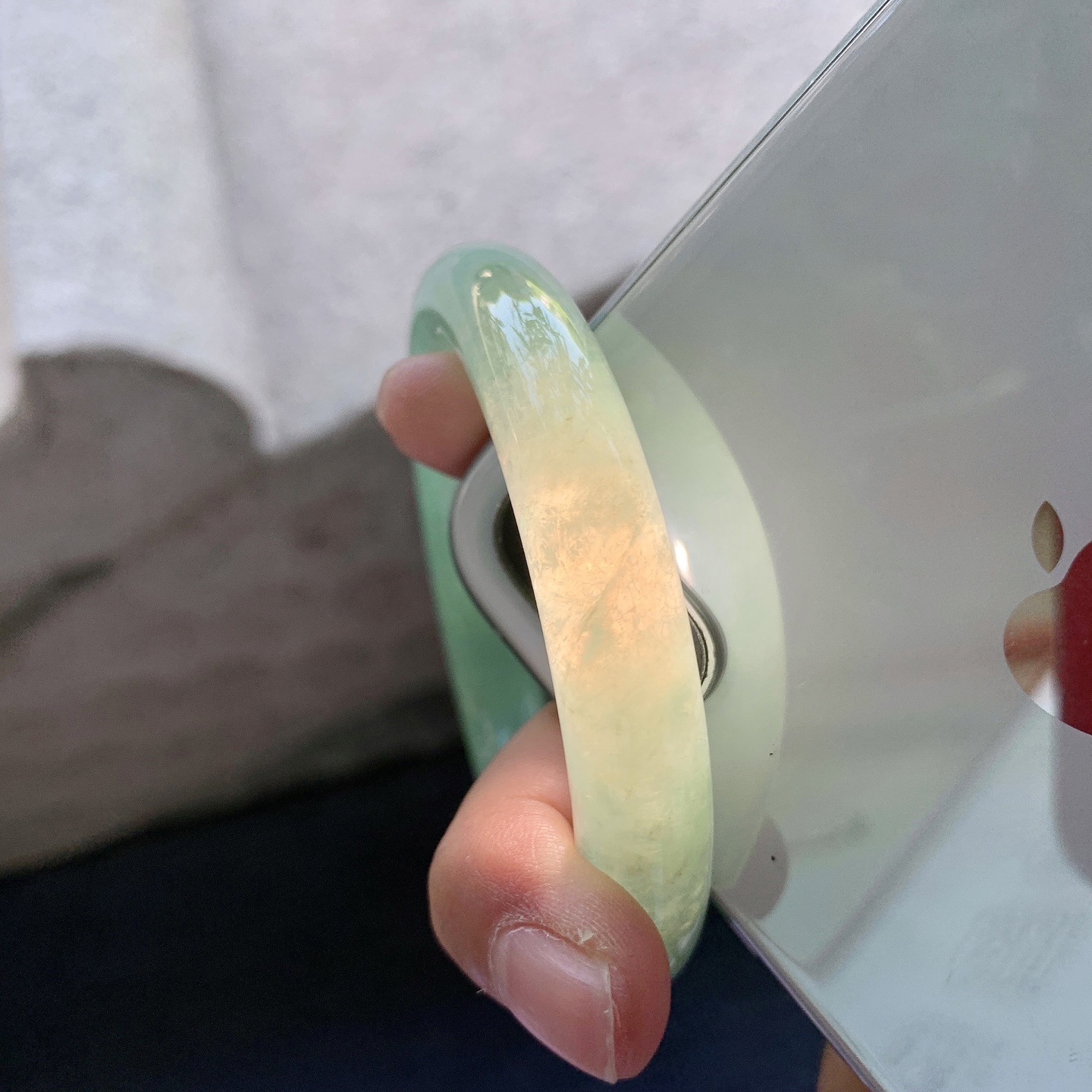 圆条51 52，圈口52.4/10.5/10.4，编码C11081120，糯冰果绿，水润，种老，细腻，打灯有棉线