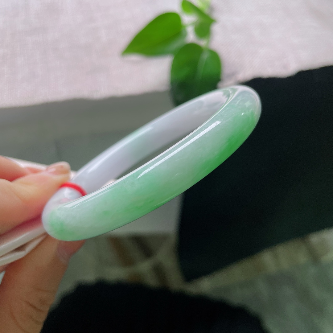 55/10.2飘绿圆条，白底青，恰似宣纸落墨，这一笔翠色，晕染了千年。横纹，56667a