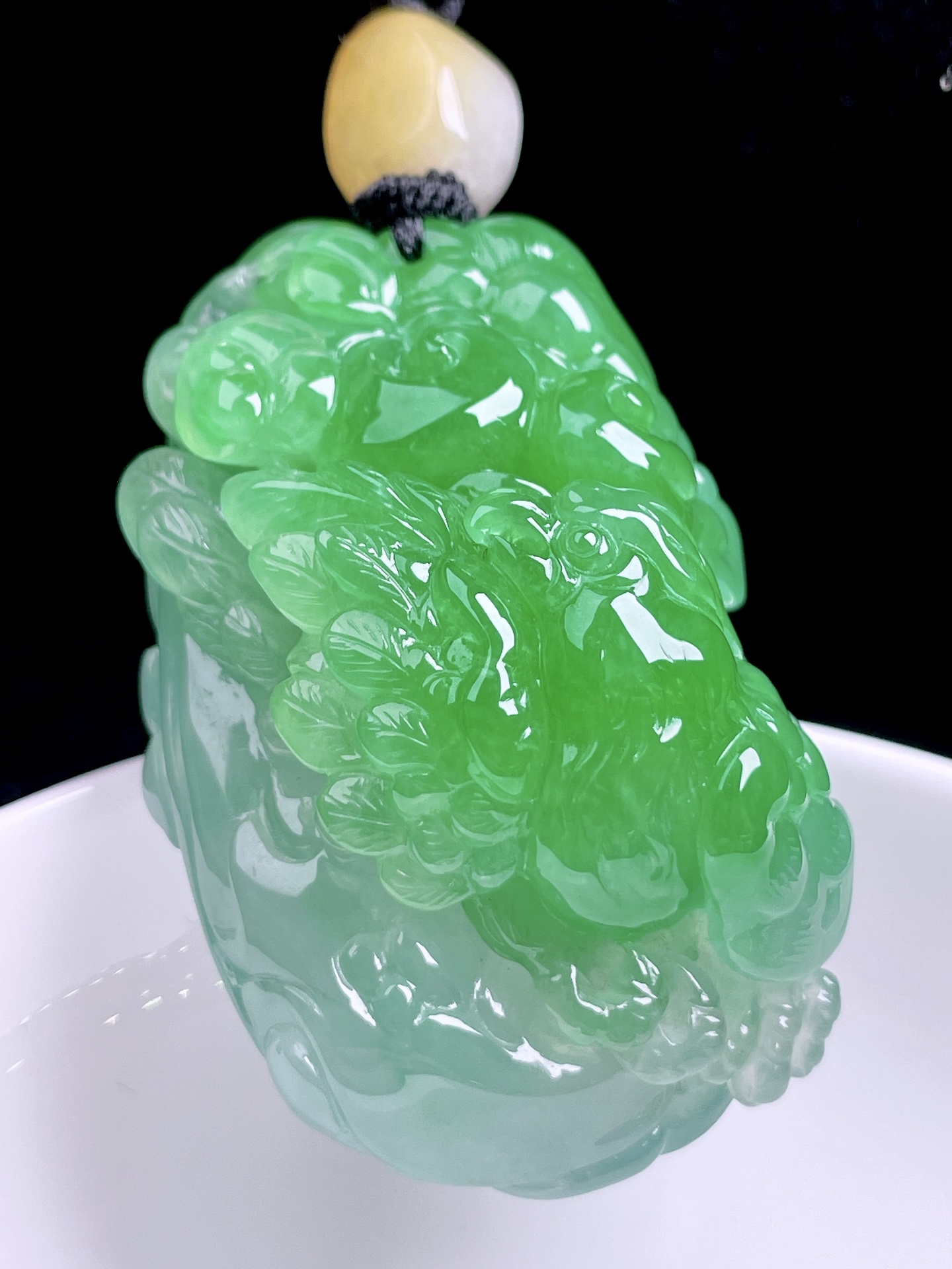 ️ 冰种阳绿英明神武 色泽鲜艳，油润起胶 尺寸：50/30/23.6