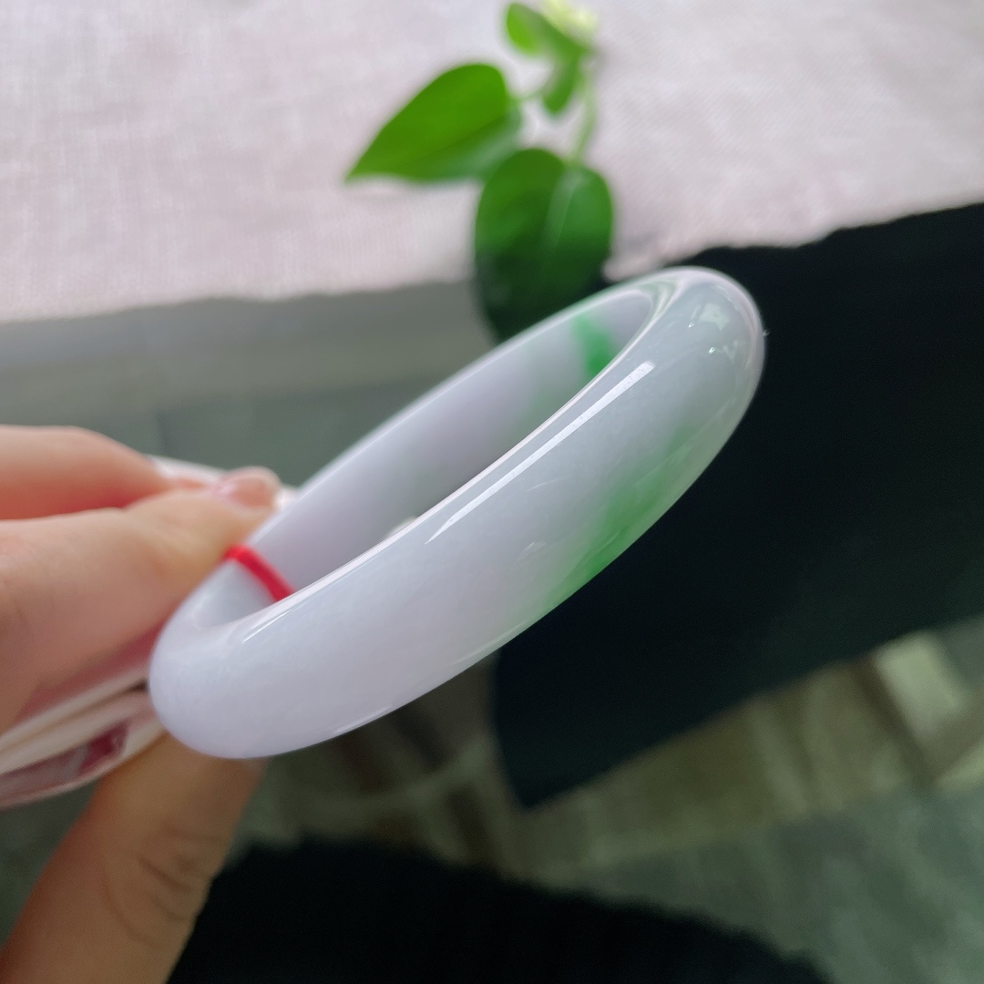 58.8/12.5/8.4，春彩正圈，翠色欲滴，春风执笔，把腕间晕成一场斑斓。皮纹，56673a