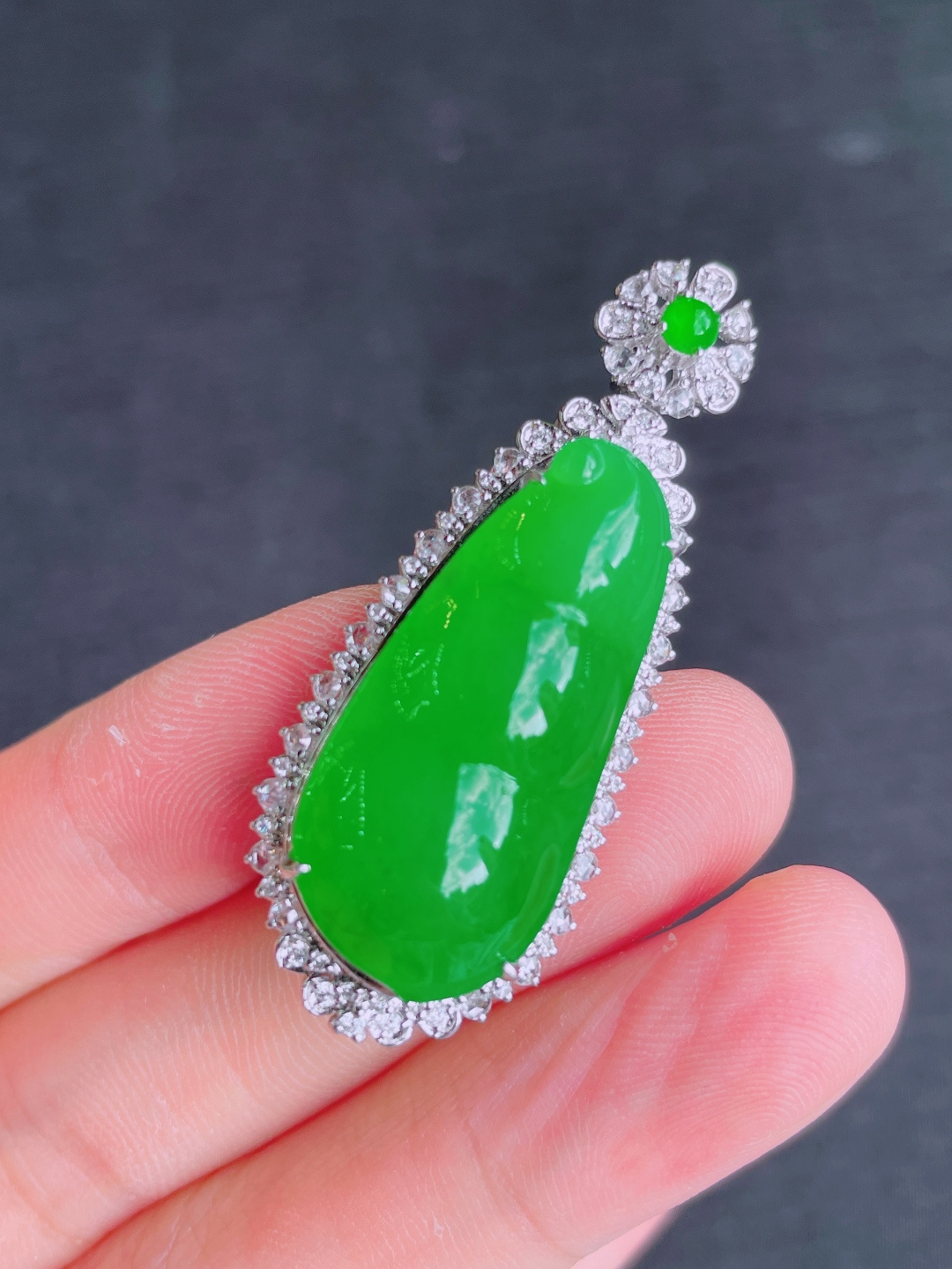 ️高冰绿福豆吊坠，晶莹剔透，新颖时尚，品相，30-14-5
