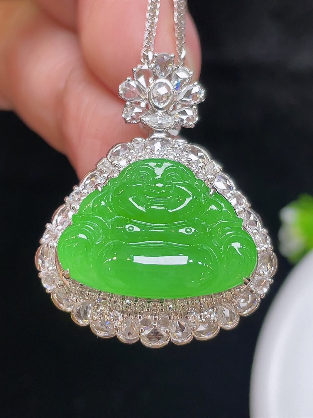 ️【冰种阳绿，佛】大件饱满，通透水润，玉质细腻，翠色鲜艳，18k金奢华钻石镶嵌️，19.4-14