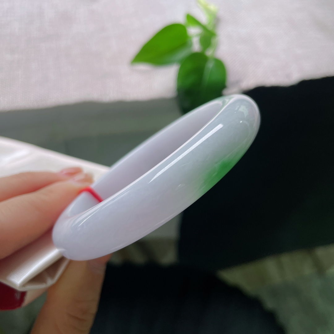 58.6/12.5/8.4，白底青正圈，紫气东来，一抹翠色点江山。半翠流光万两金。无裂，56671