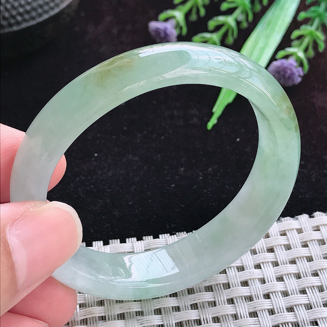 实拍A货翡翠49/43.5/12.9/6.6小圈口老坑冰胶晴底贵妃手镯宽边玉镯平安镯女款