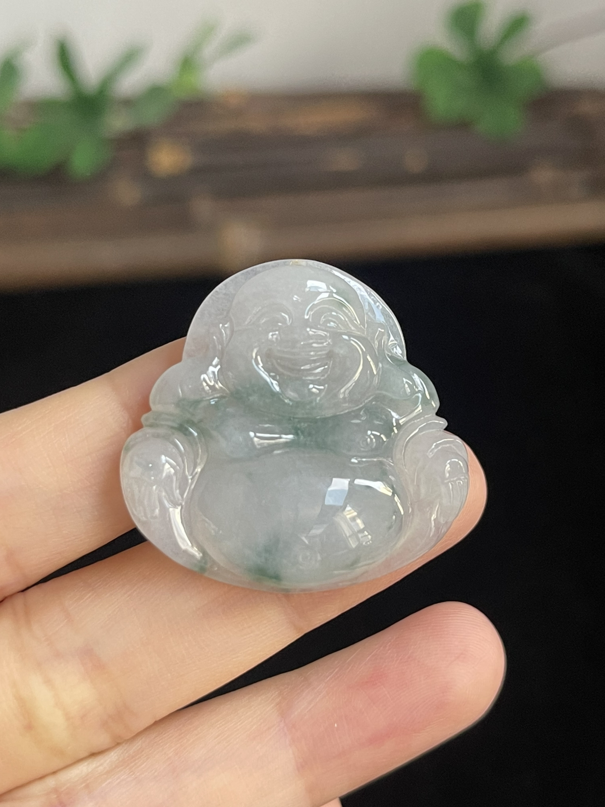 翡翠冰糯种飘绿吊坠