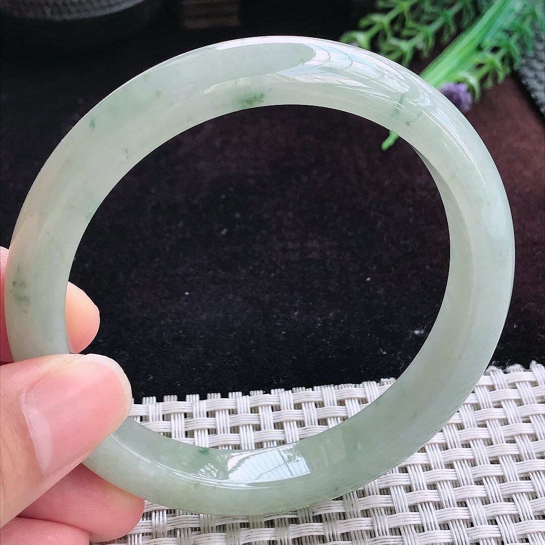 实拍A货翡翠63/11.4/8.7大圈口老坑温润飘花手镯宽边玉镯平安镯女款