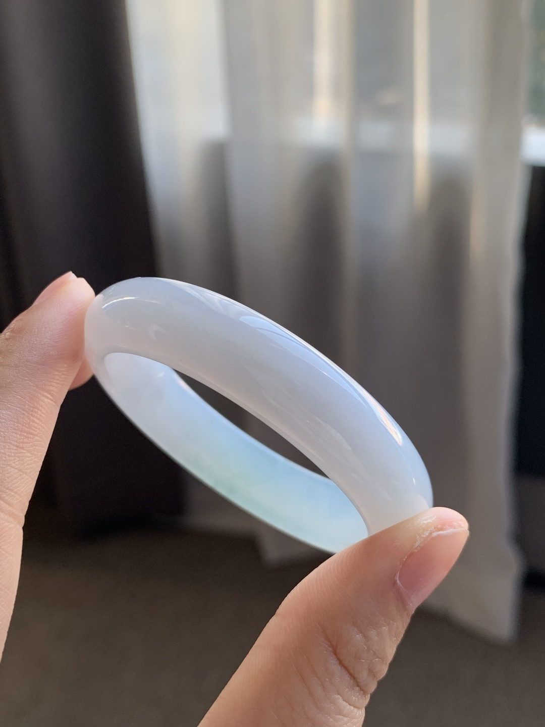 糯冰晴蓝，水润，种老，细腻，有棉纹