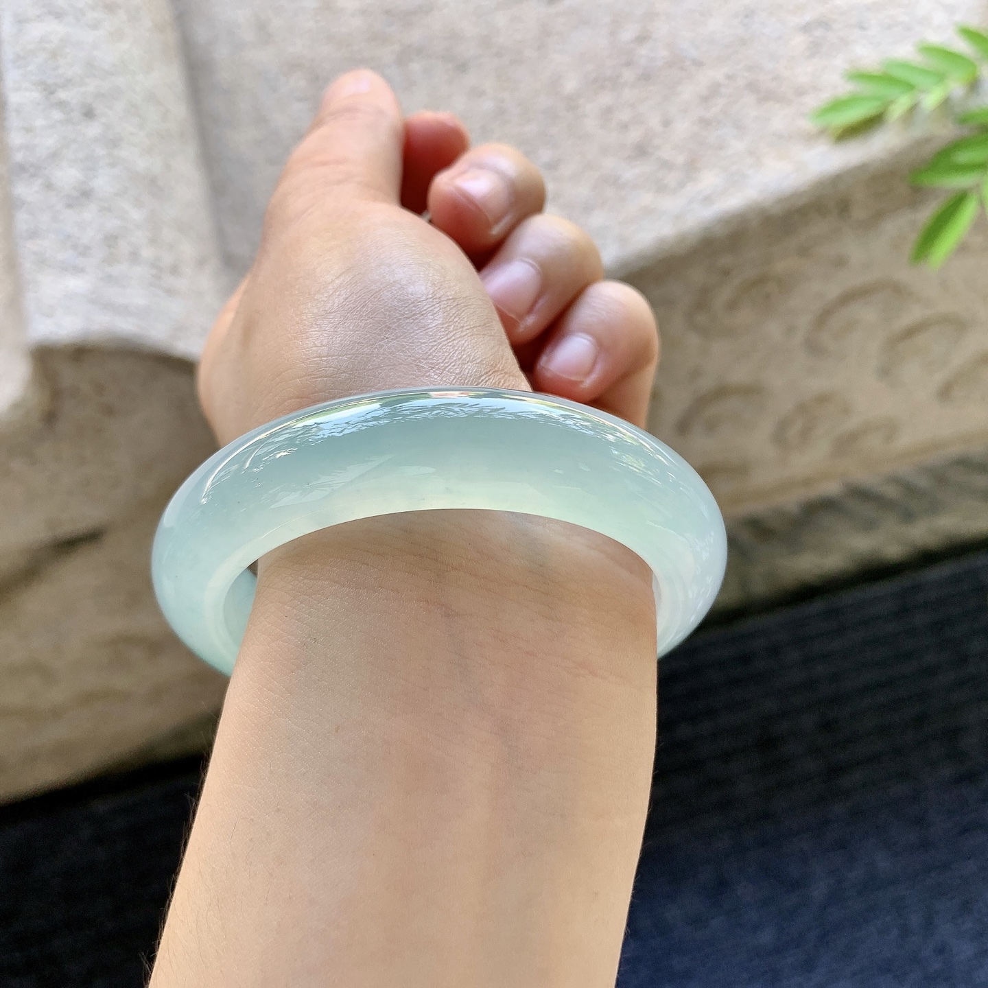 正圈54 55，圈口54.5/13.8/8.8，编码LH081234，冰晴绿，水润，种老，细腻，打灯有絮线