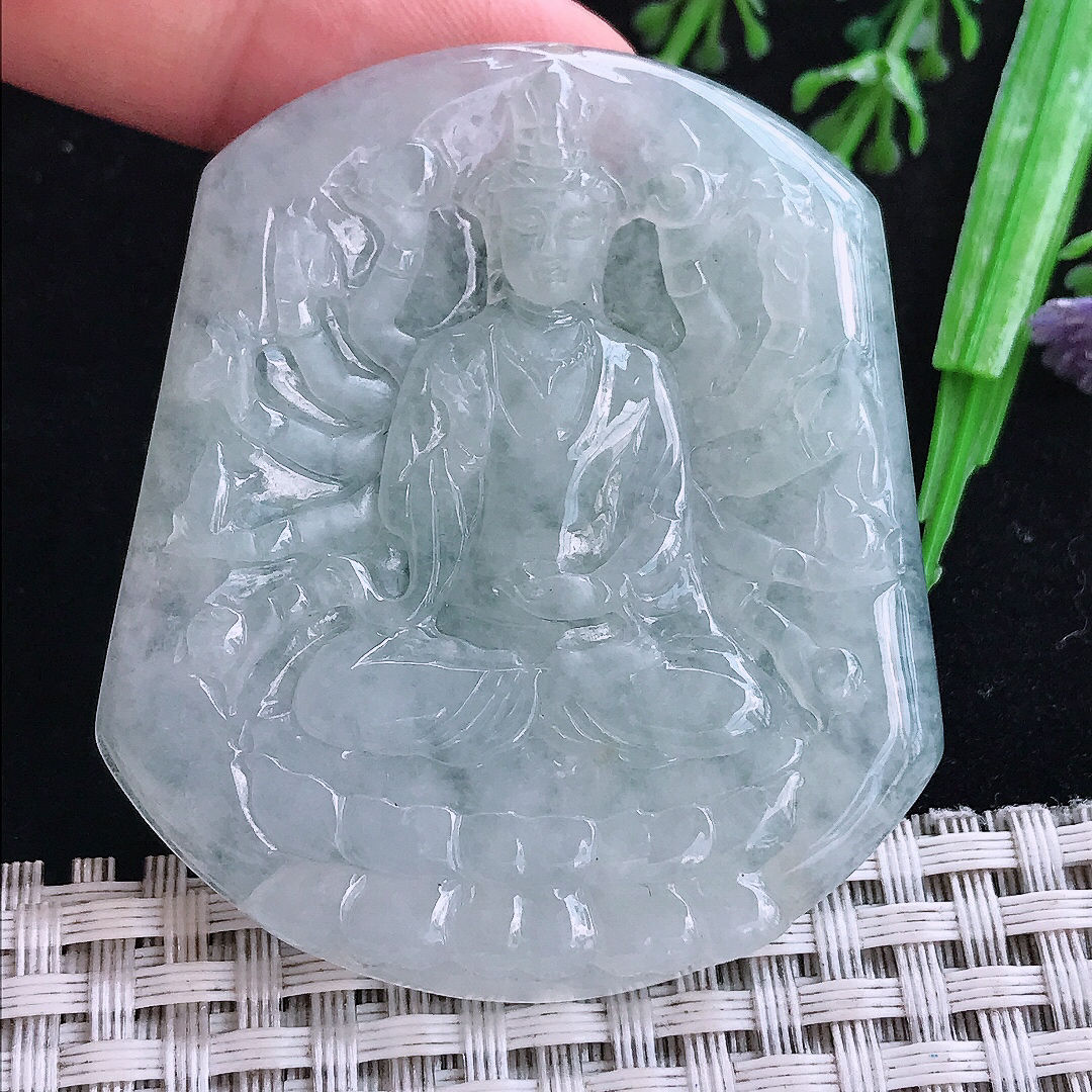 实拍A货翡翠55/48/5.3老坑冰润白月光千手观音吊坠翡翠玉挂件