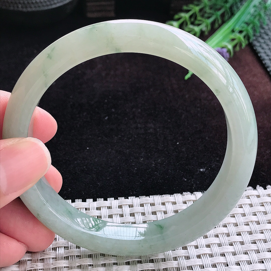 实拍A货翡翠63/11.4/8.7大圈口老坑温润飘花手镯宽边玉镯平安镯女款