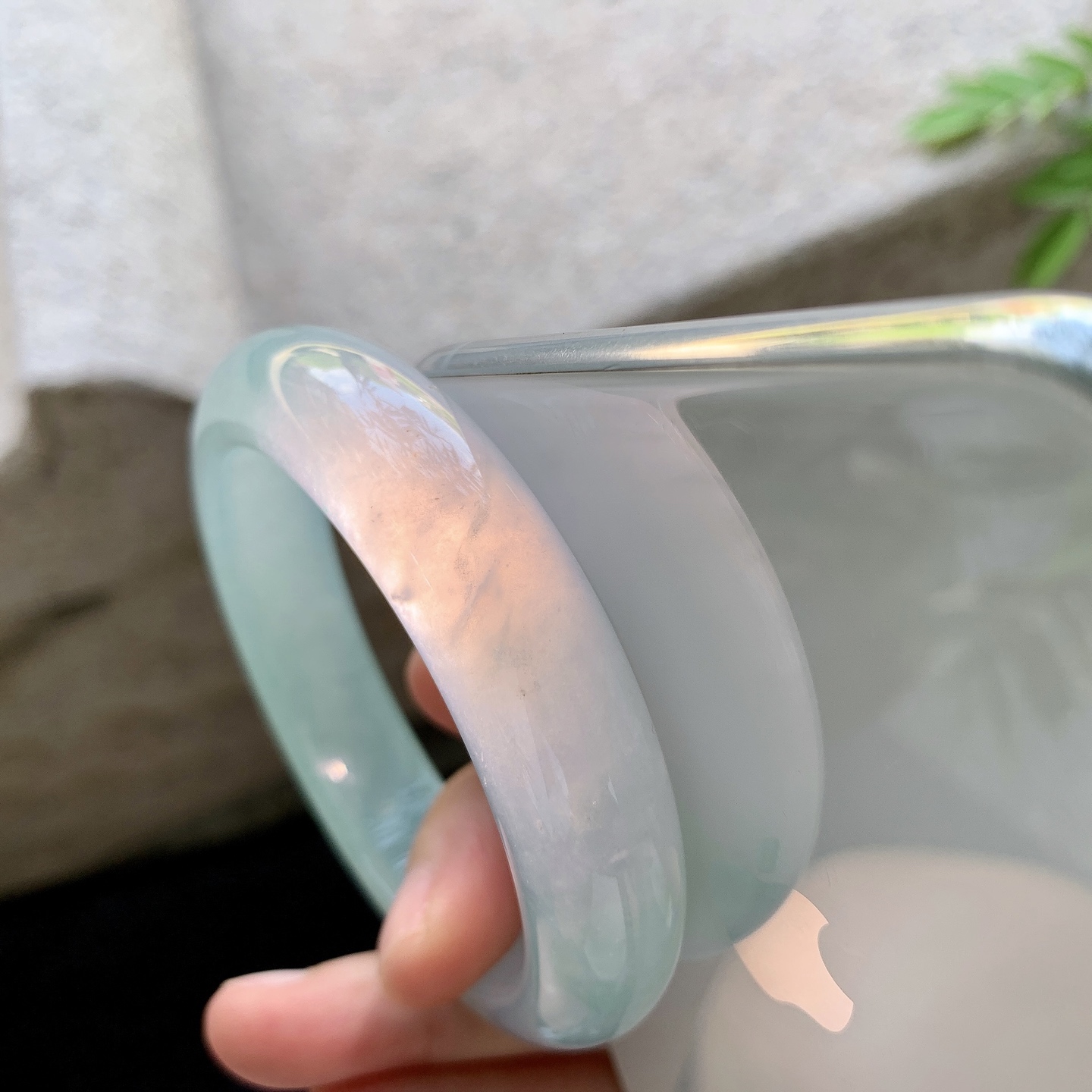 正圈54 55，圈口54.5/13.8/8.8，编码LH081234，冰晴绿，水润，种老，细腻，打灯有絮线