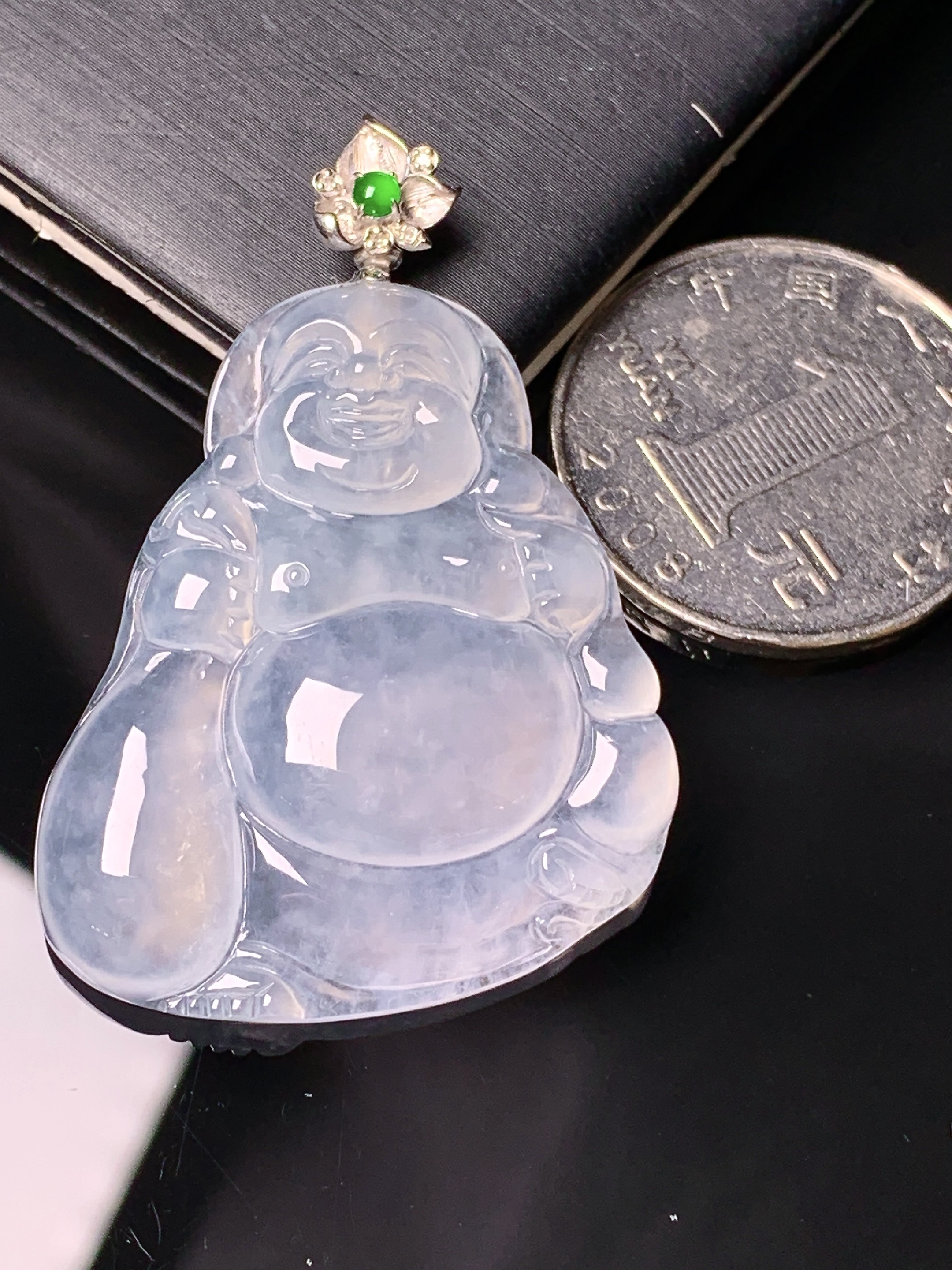 18k金镶嵌冰种佛公吊坠 玉质细腻 色泽艳丽清新 水润亮眼 整体尺寸46*31.2*5.8 2x