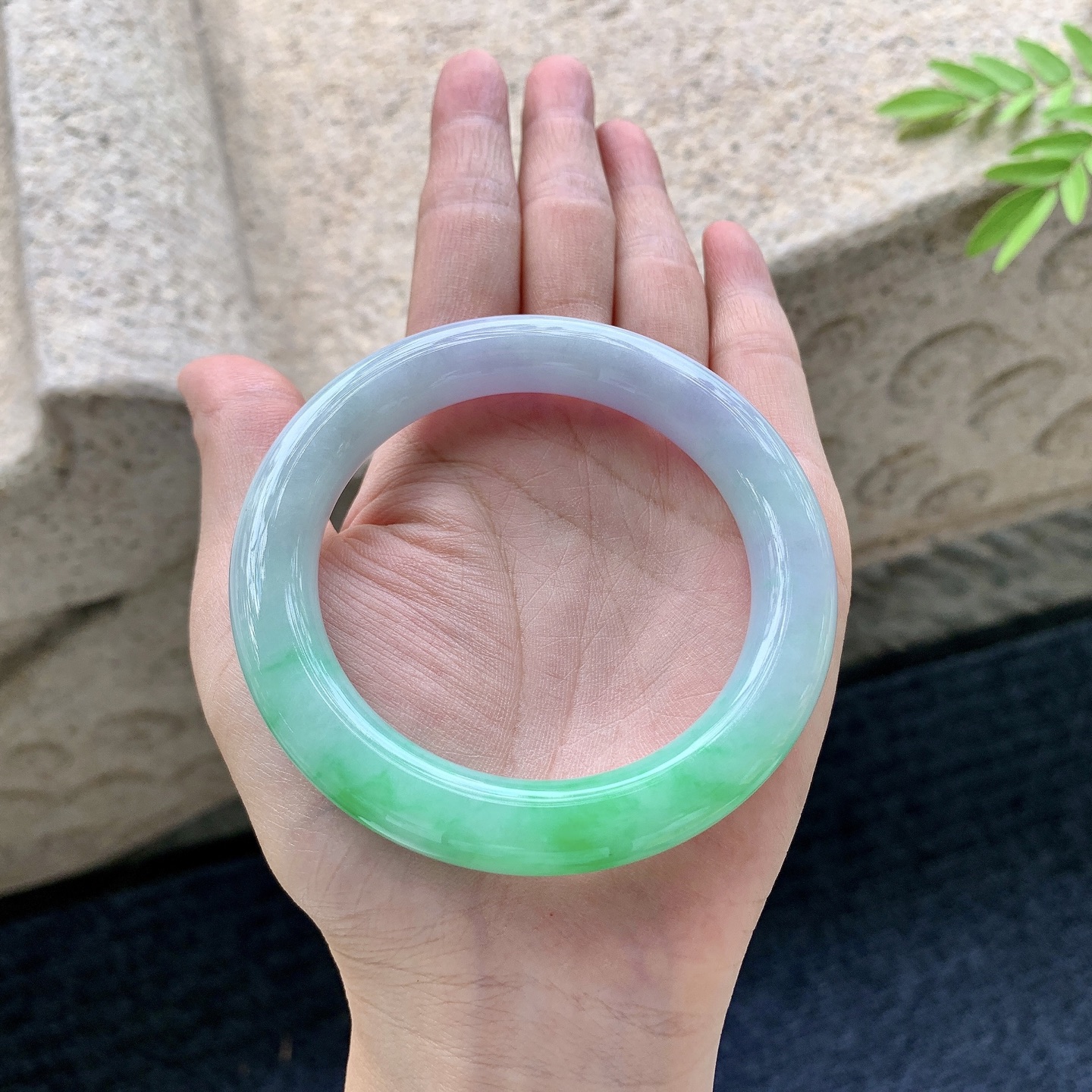圆条55 56，圈口56/10.4/10.8，编码FL081201，描述春彩，水润，种老，细腻，打灯有棉线