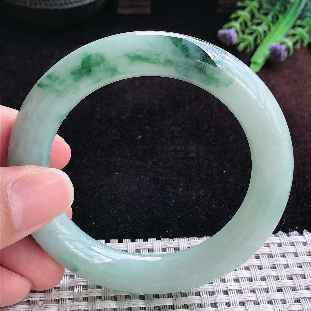 实拍A货翡翠54.5/11.1老坑精美冰润飘花胖圆条手镯玉镯平安镯女款